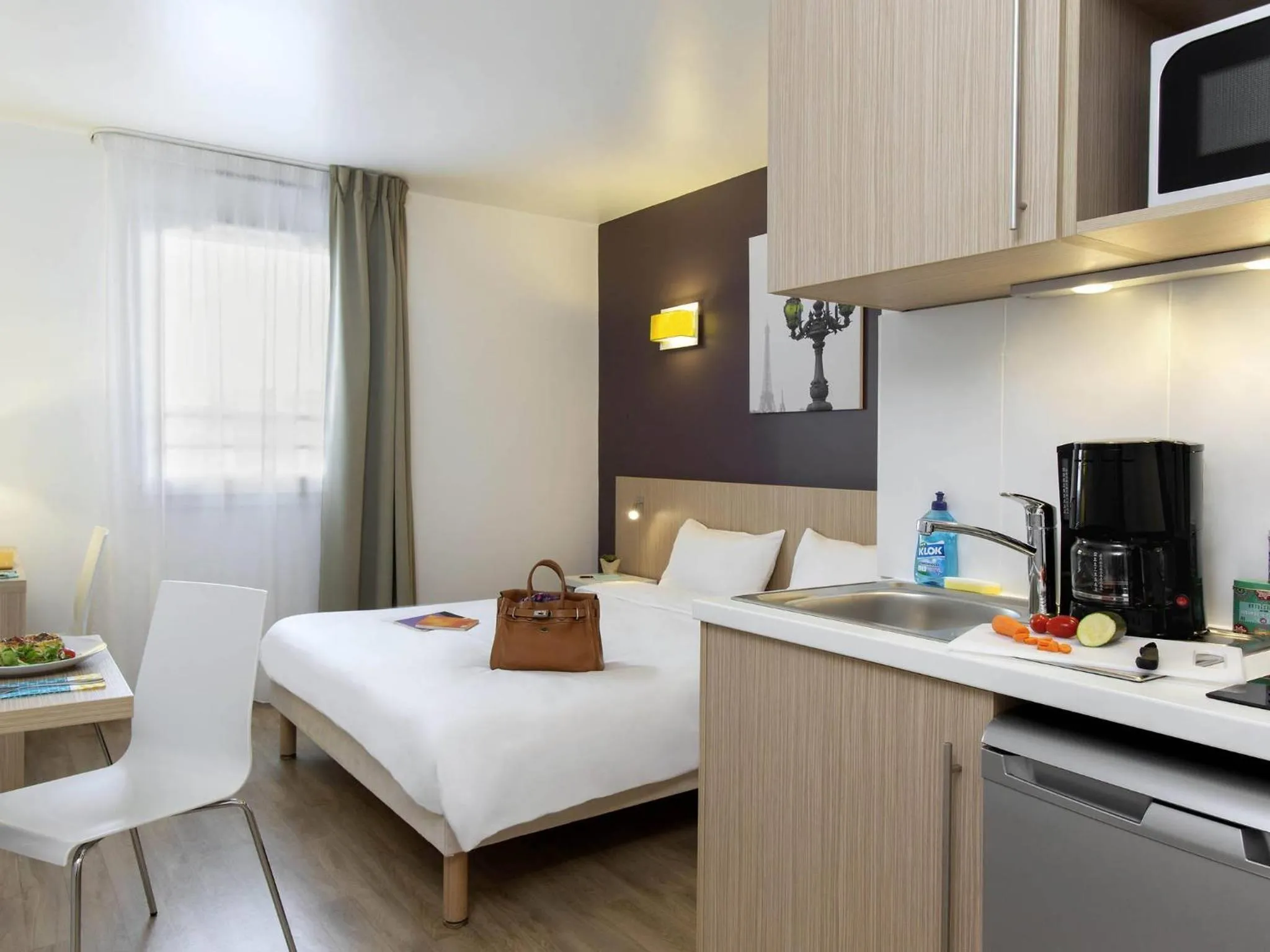 Bedroom, Bed in Aparthotel Adagio Access Paris Clichy