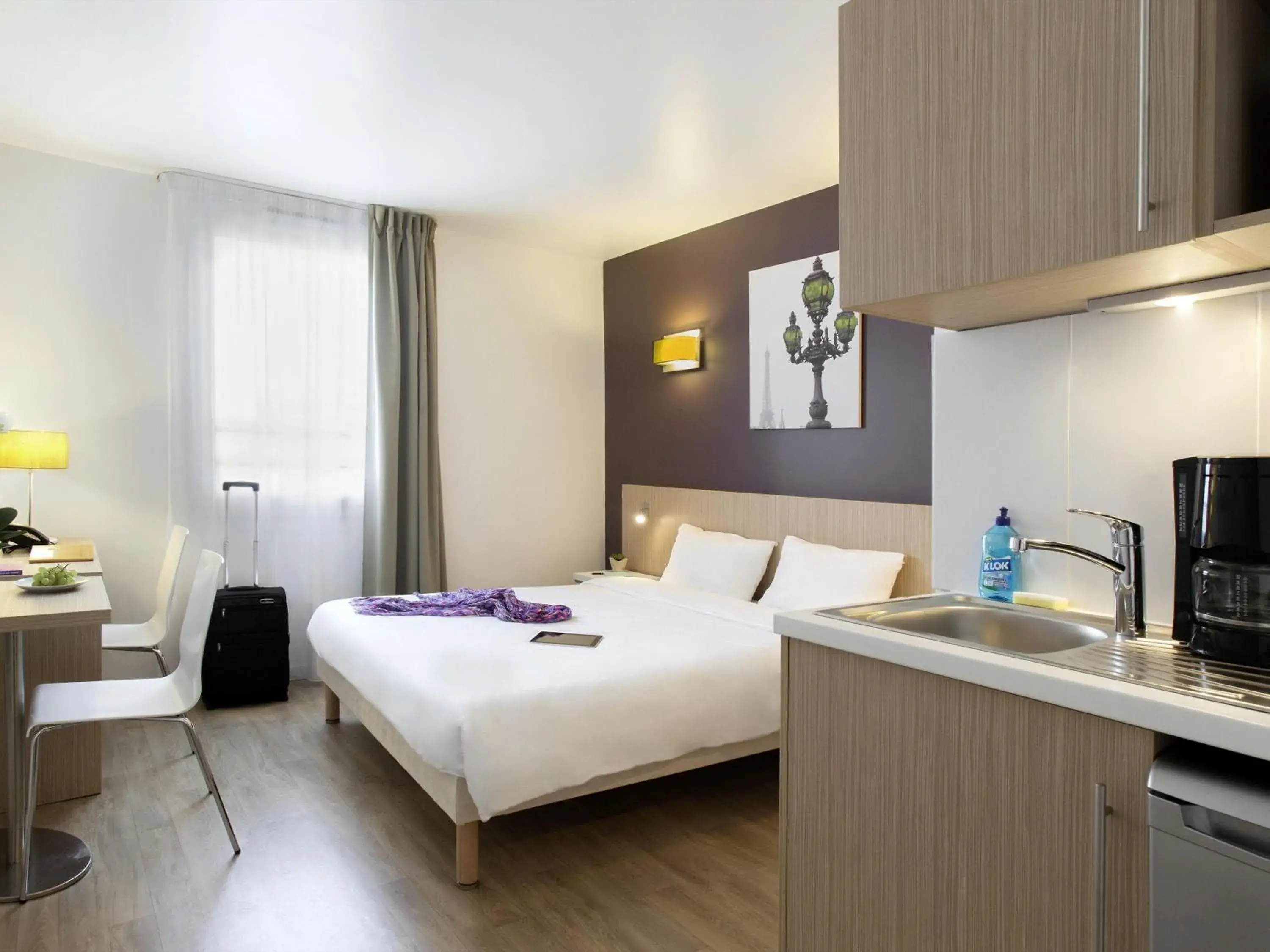 Superior studio for 2 people Twin bed in Aparthotel Adagio Access Paris Clichy Superior studio for 2 people Twin bed in Aparthotel Adagio Access Paris Clichy