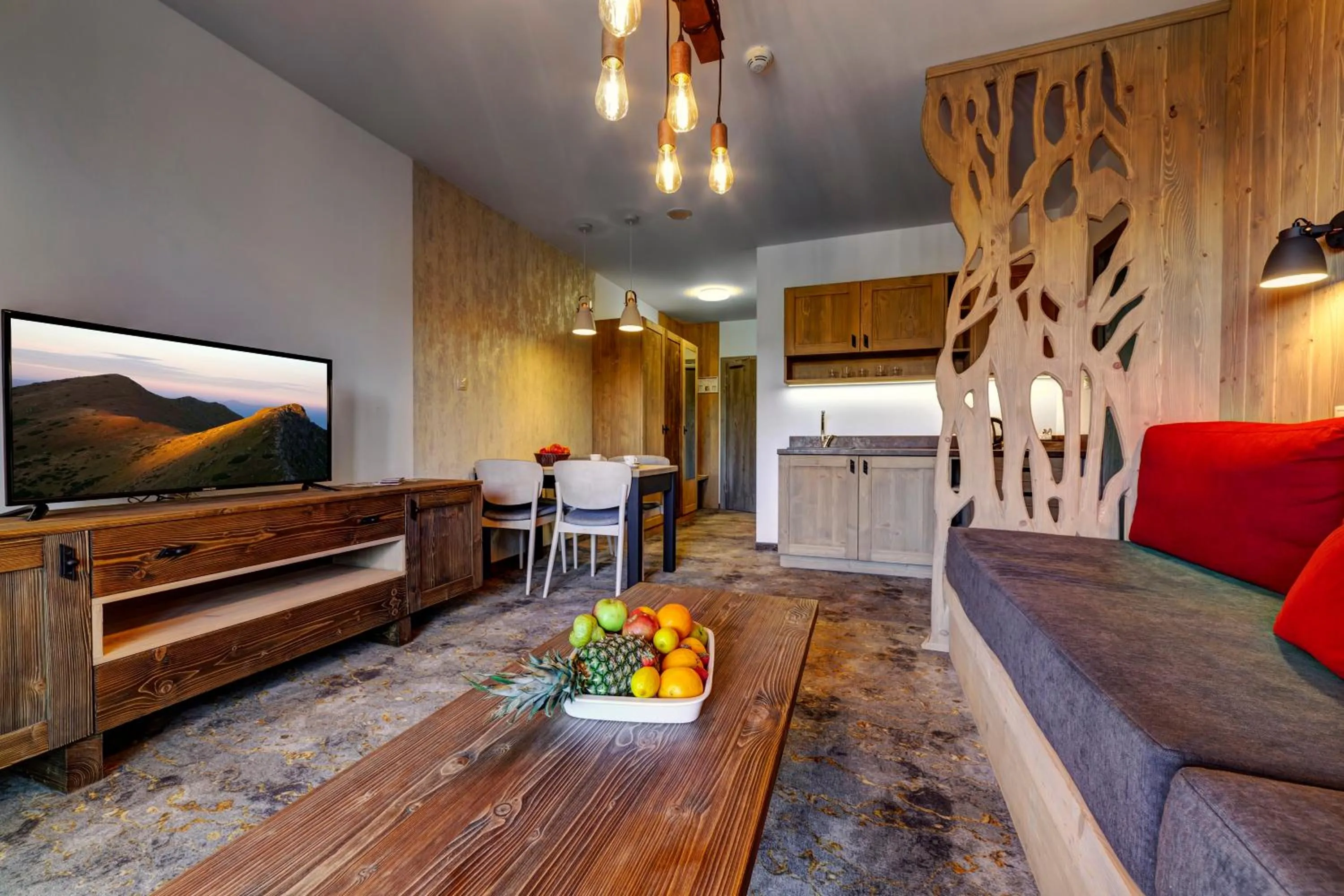 Communal lounge/ TV room in Hotel Strachan Family Jasná