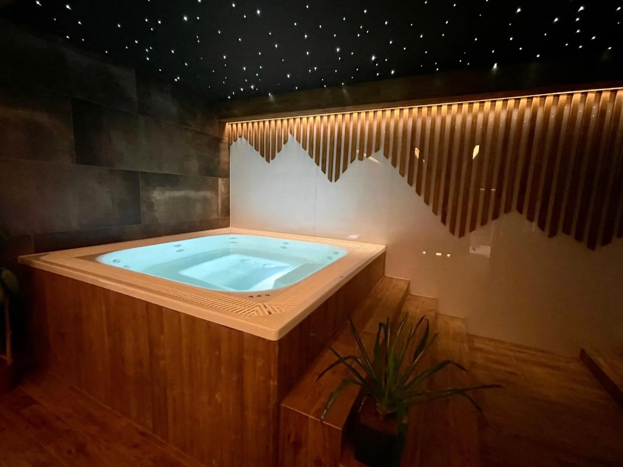 Hot Tub in Hotel Strachan Family Jasná