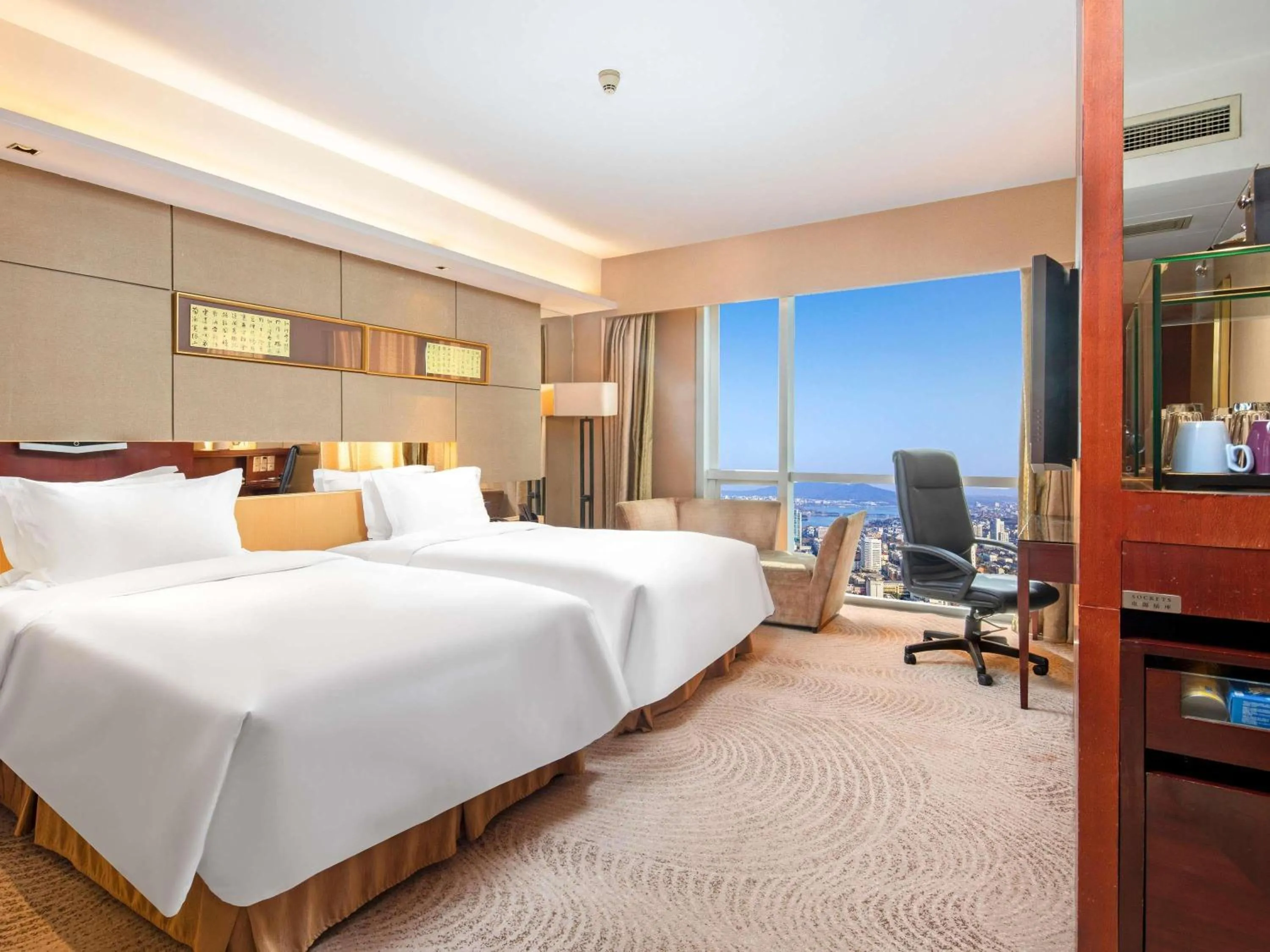 Bedroom, Bed in Sofitel Nanjing Galaxy