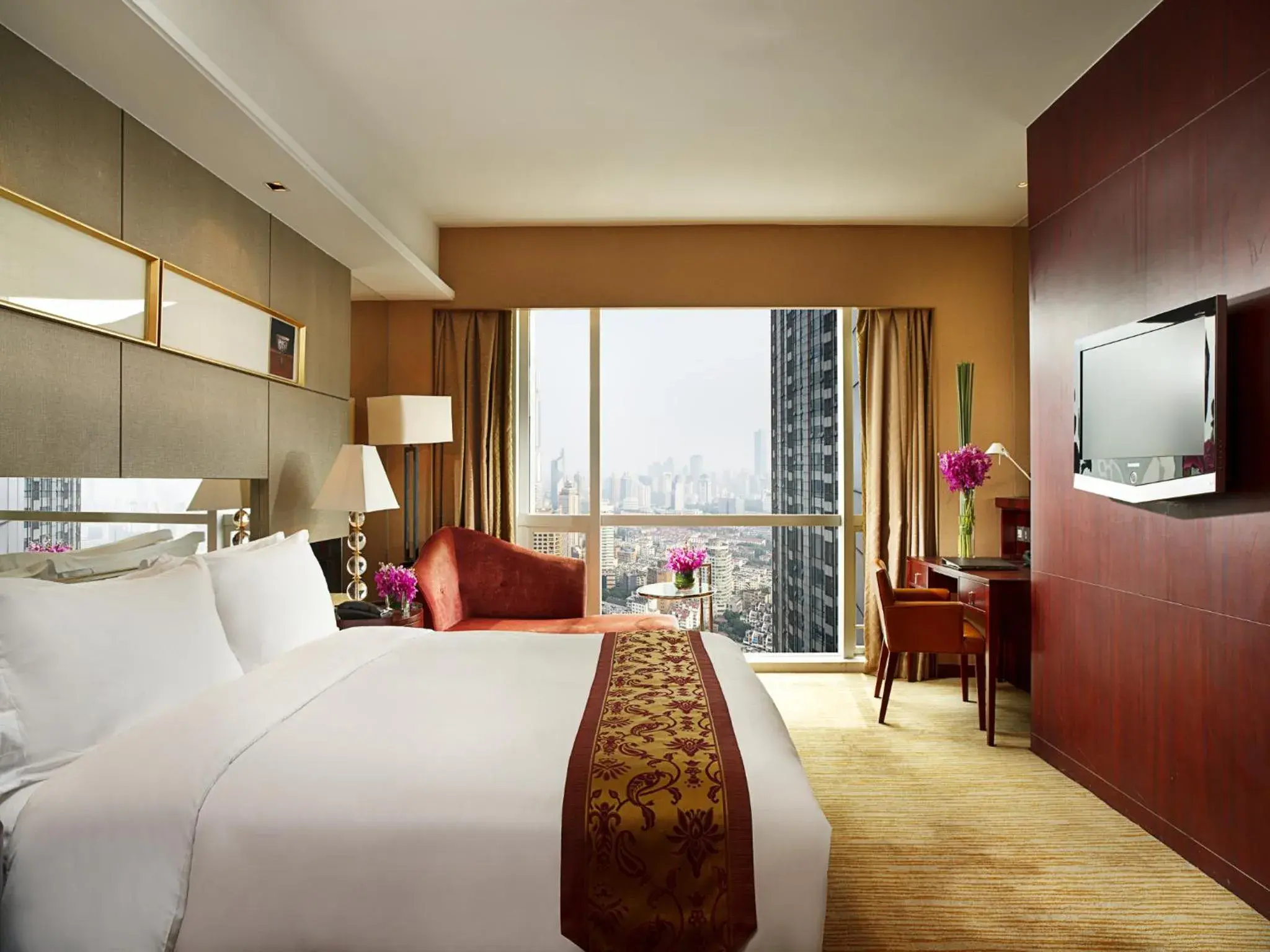 Luxury King Room with Lake View and Club Access - single occupancy in Sofitel Nanjing Galaxy Luxury King Room with Lake View and Club Access - single occupancy in Sofitel Nanjing Galaxy