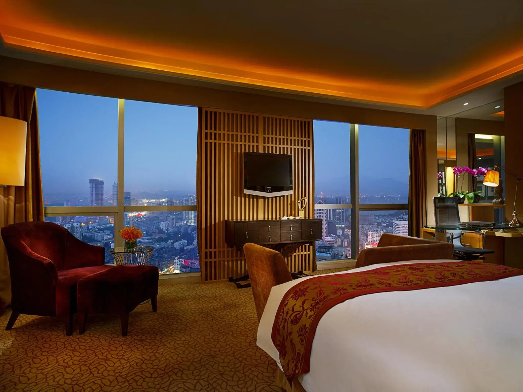 Luxury King Room with Lake View - single occupancy in Sofitel Nanjing Galaxy Luxury King Room with Lake View - single occupancy in Sofitel Nanjing Galaxy