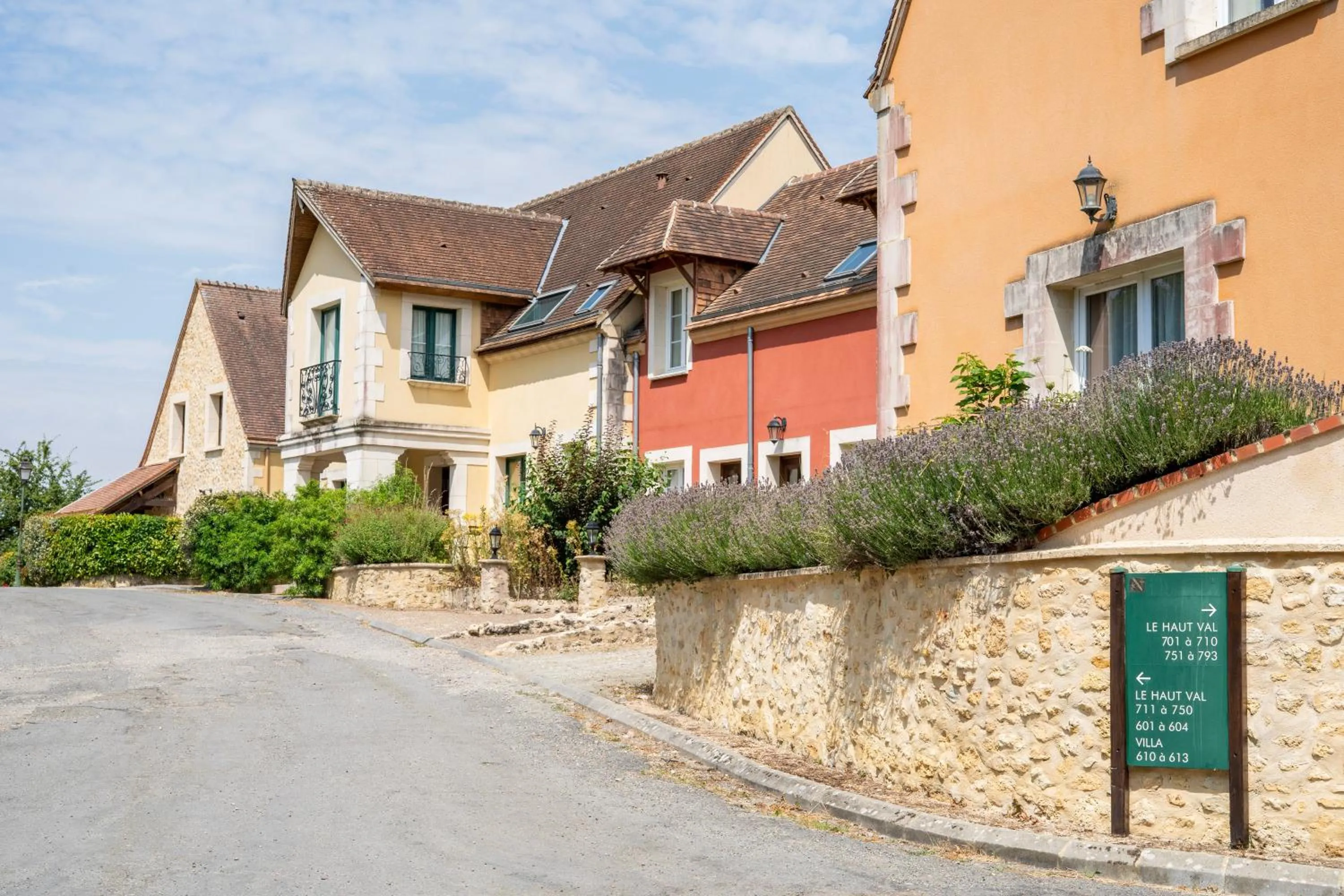 Property building in Les Belleme Golf - Self-catering Apartments