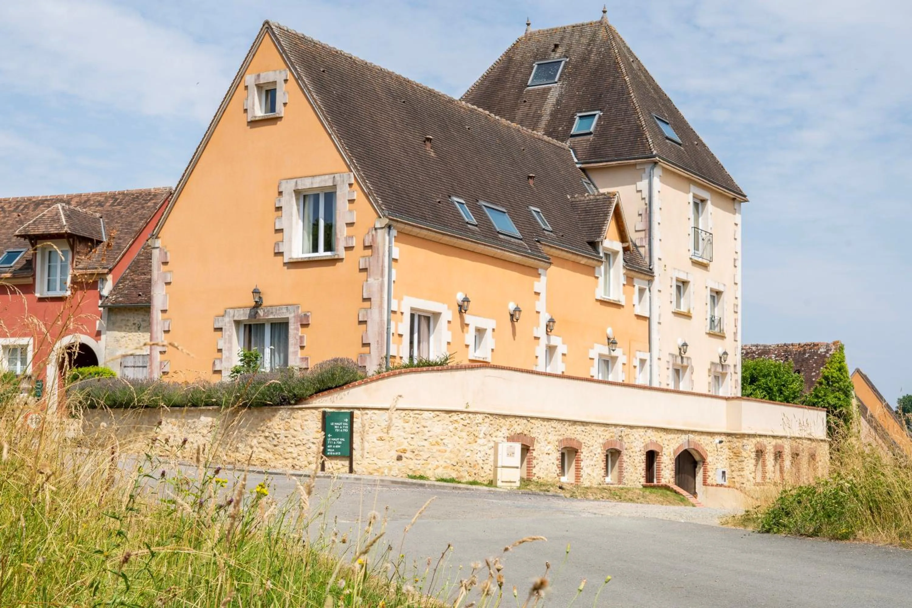 Property building in Les Belleme Golf - Self-catering Apartments