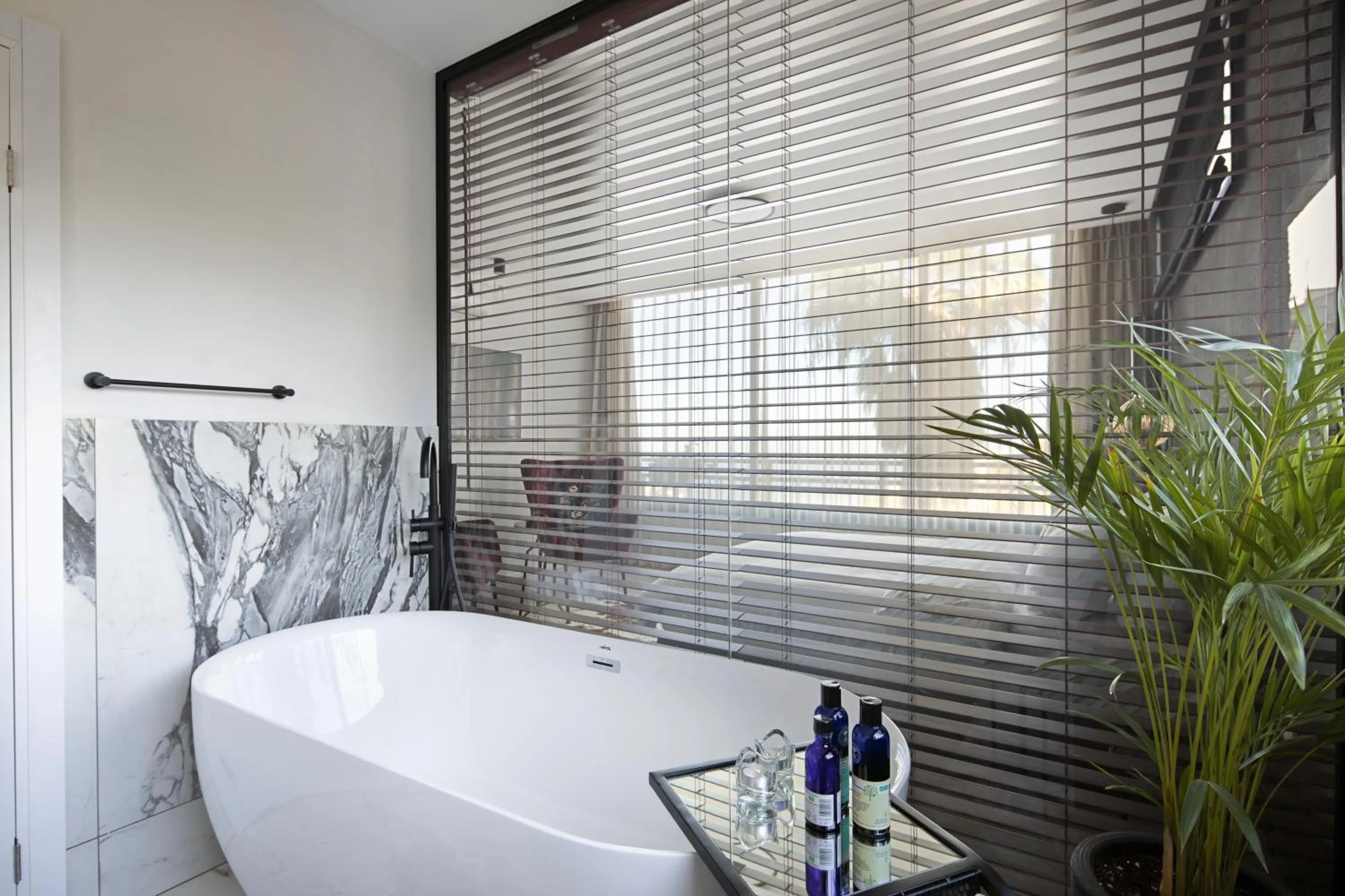 Bathroom in Urbanica Carmel- Apartments