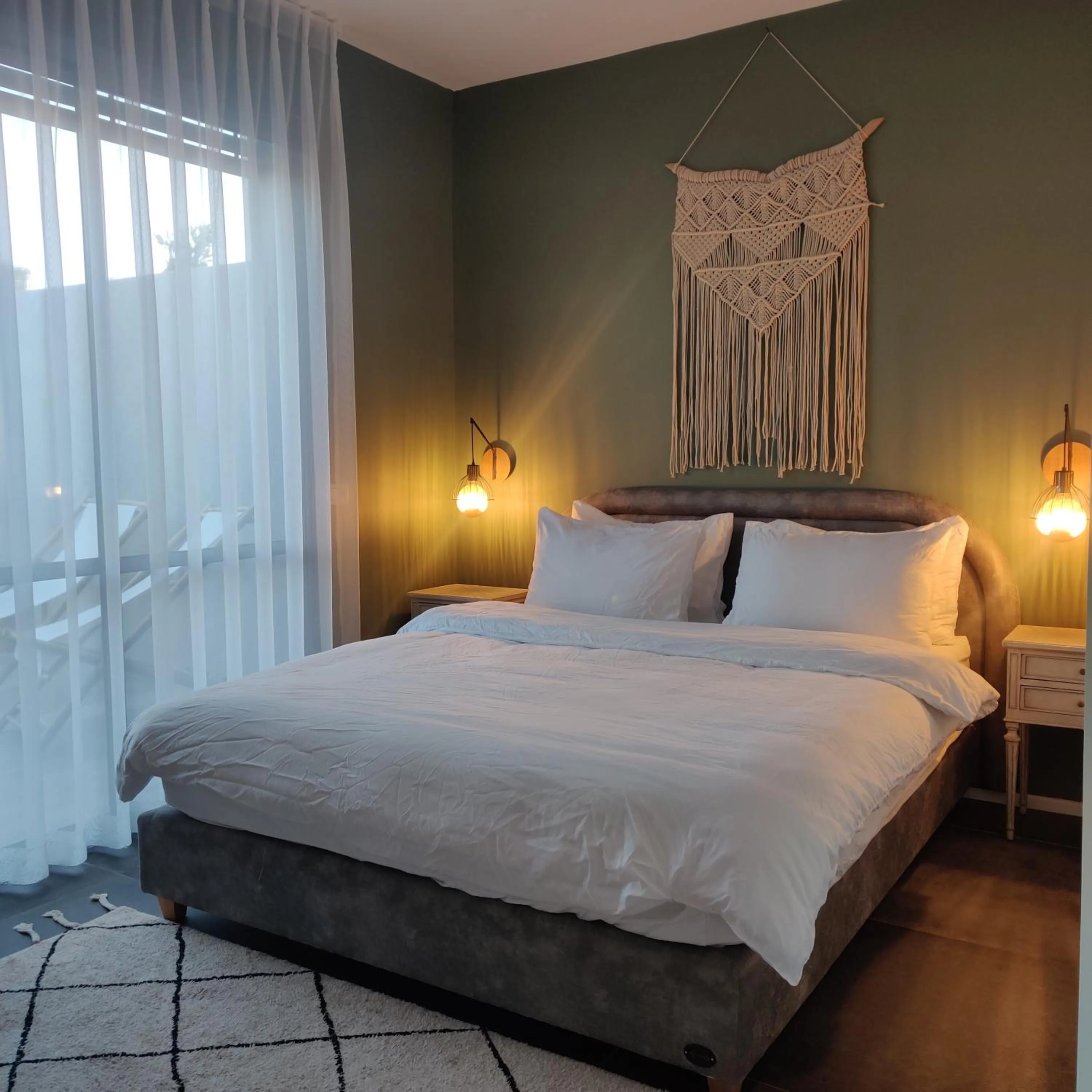 Bed in Urbanica Carmel- Apartments