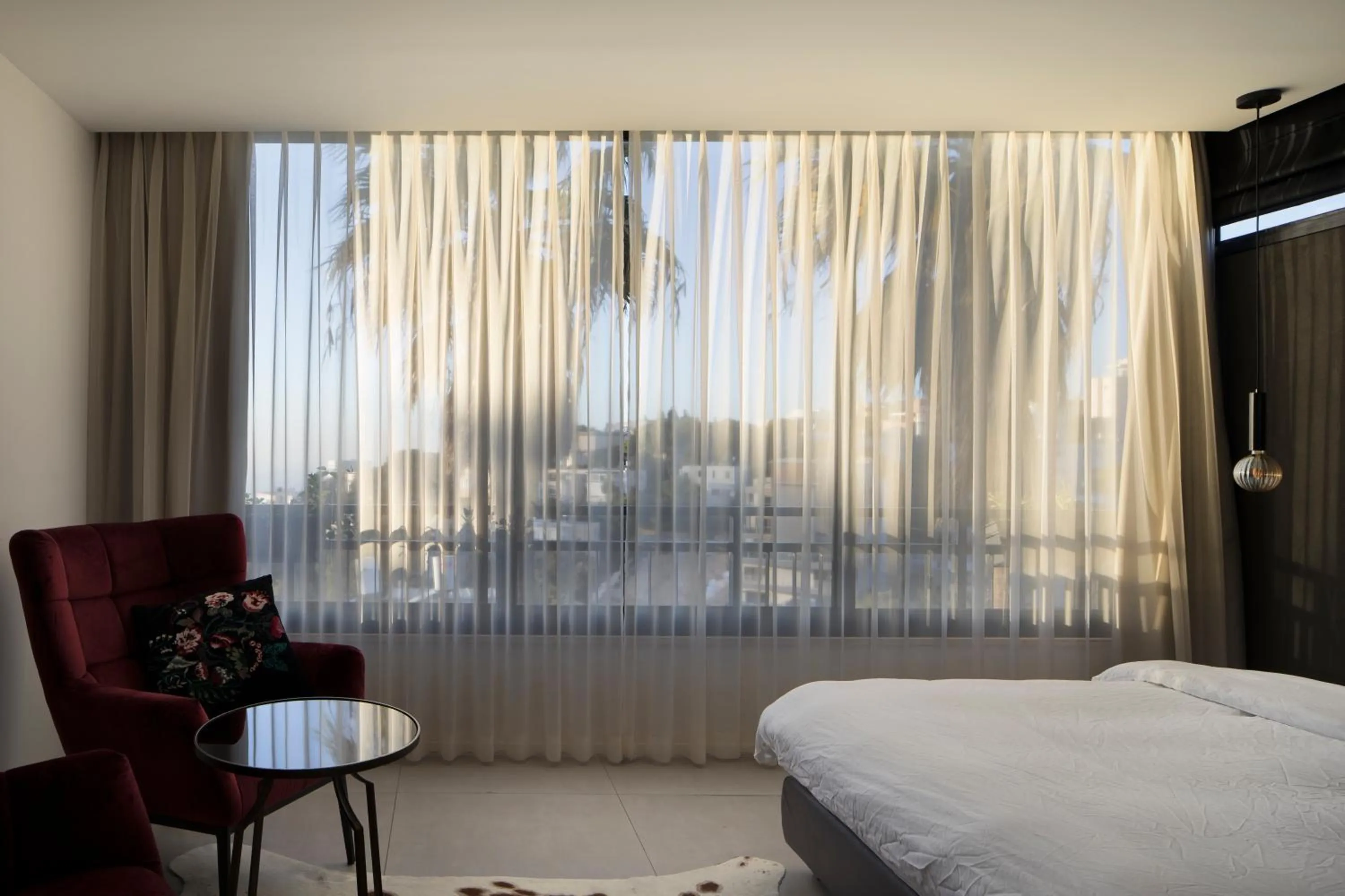 Sunset, Bed in Urbanica Carmel- Apartments