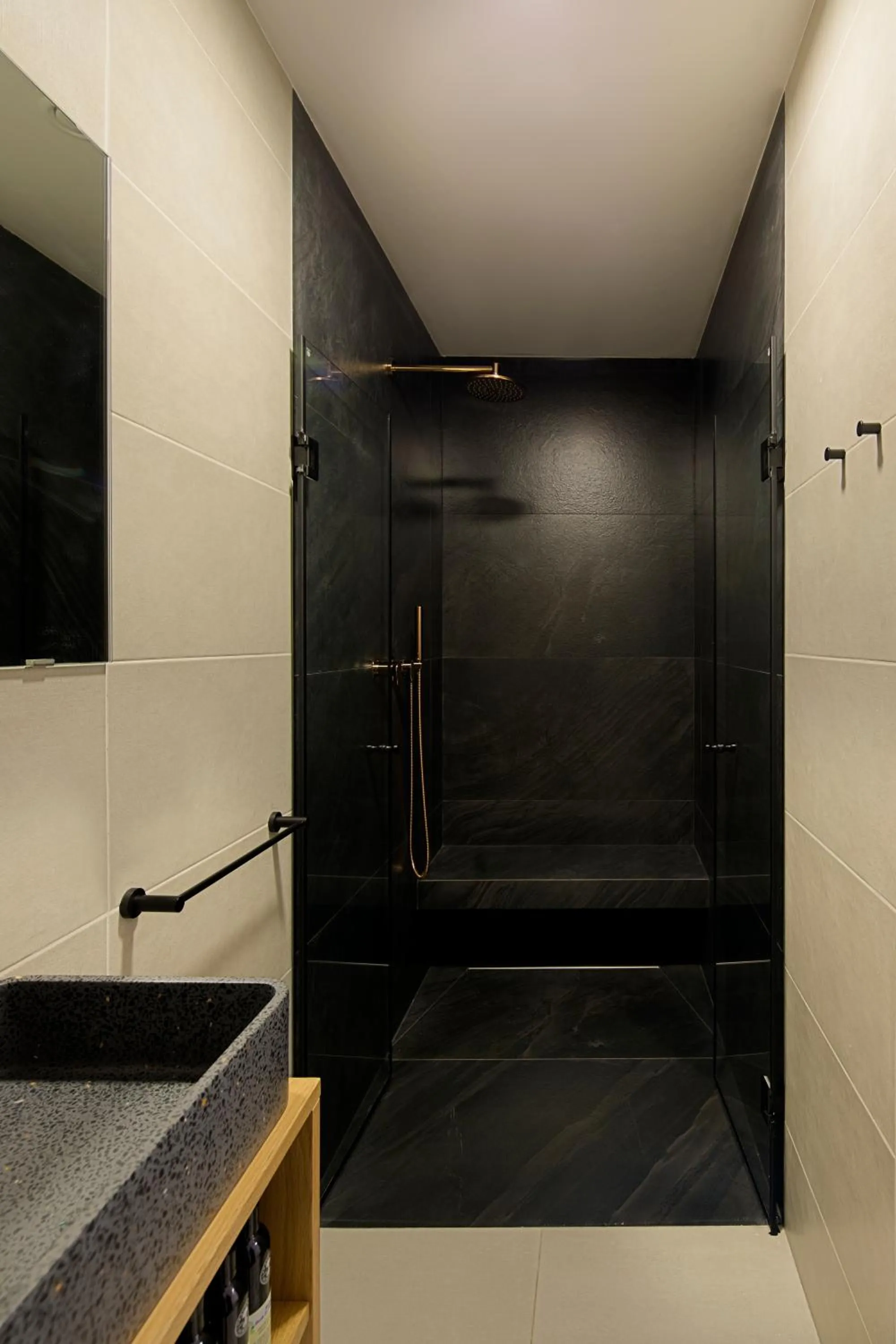 Bathroom in Urbanica Carmel- Apartments