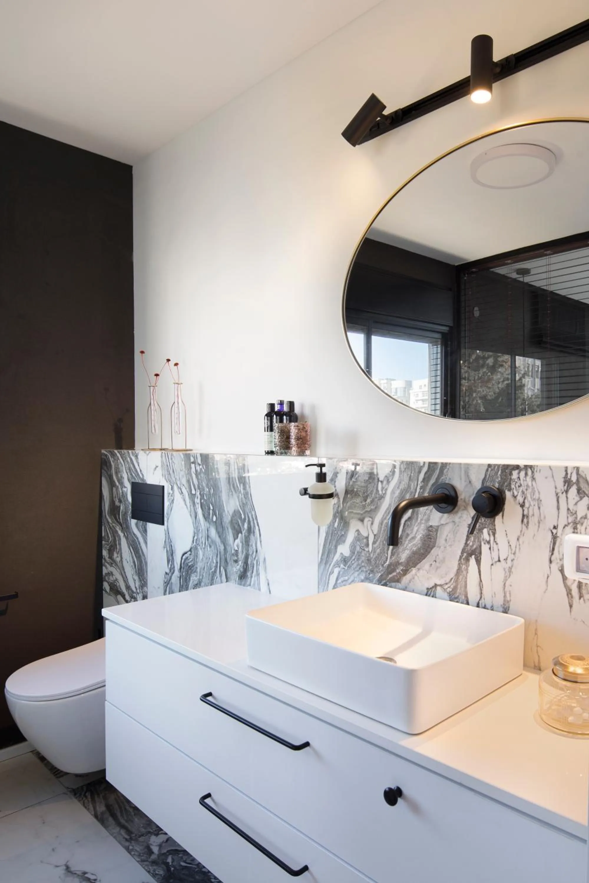 Bathroom in Urbanica Carmel- Apartments