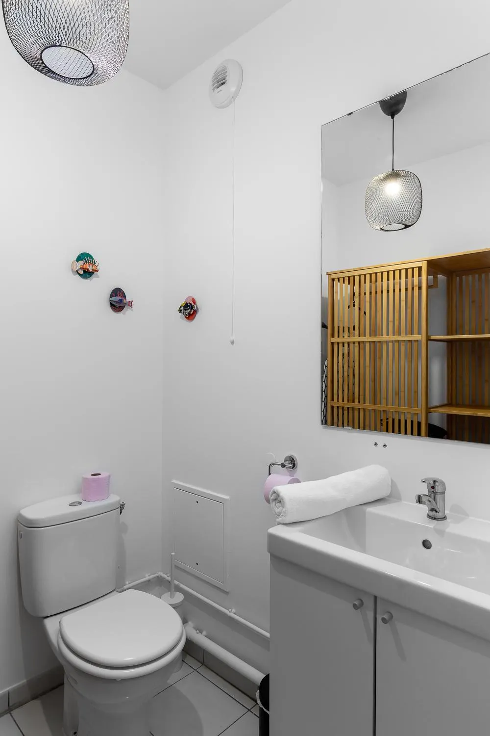 Toilet in Apartment 2 Bedroomed Near Disneyland Paris with Garden Parking at Serris