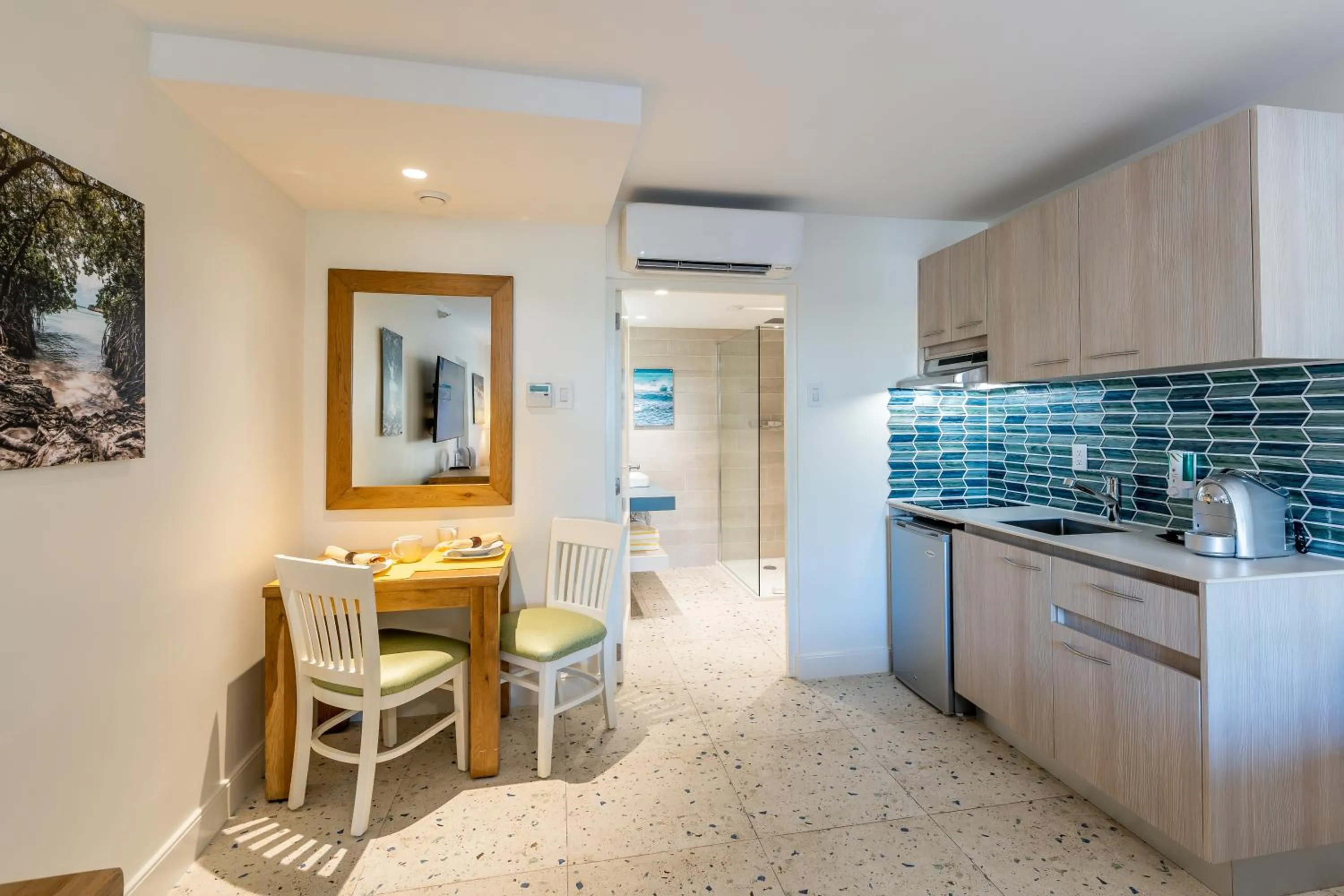 Kitchen or kitchenette in Amsterdam Manor Beach Resort