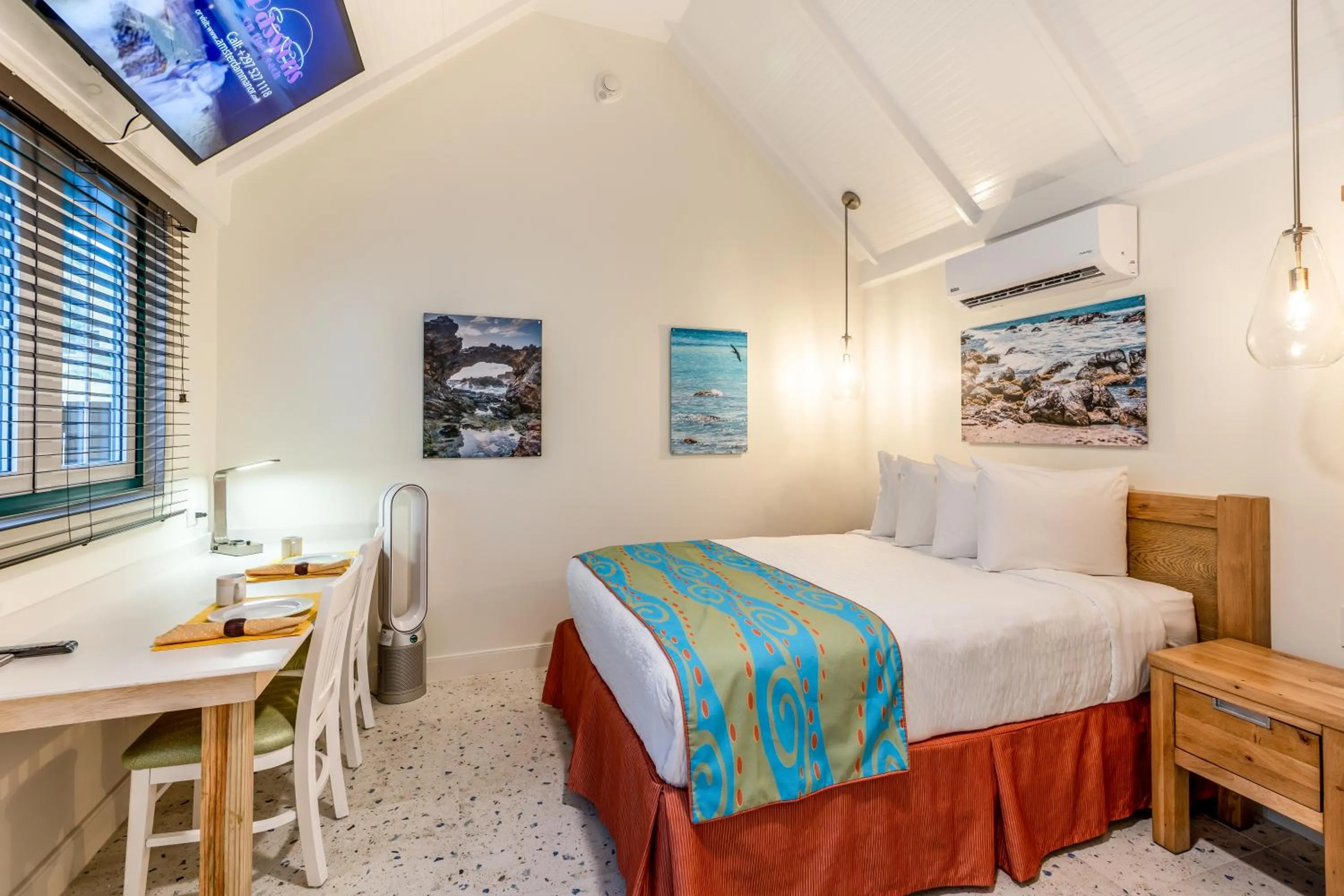 Bed in Amsterdam Manor Beach Resort