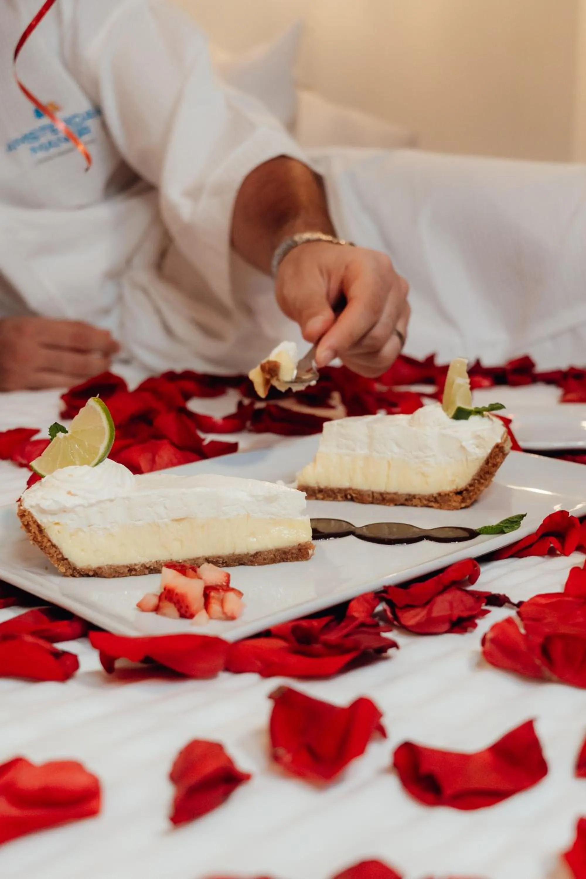 Bed in Amsterdam Manor Beach Resort