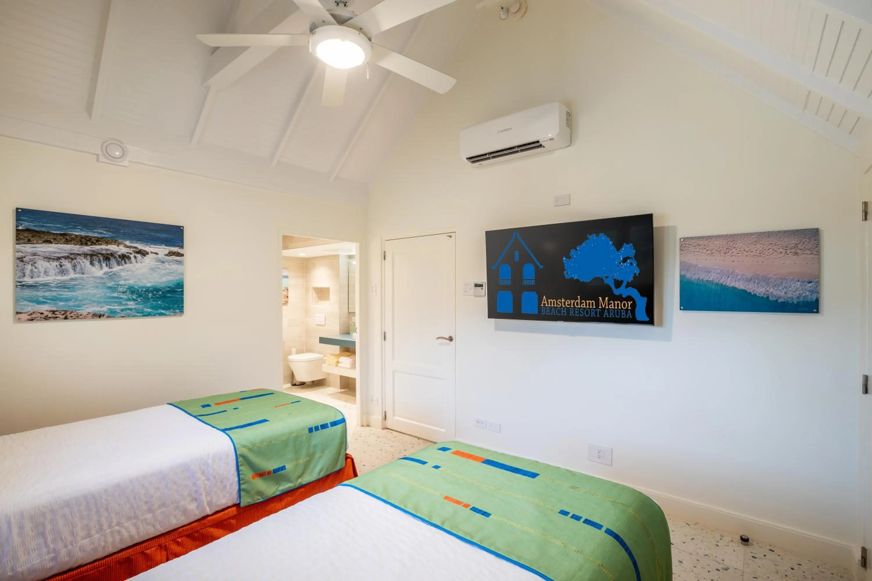 Bedroom, Bed in Amsterdam Manor Beach Resort