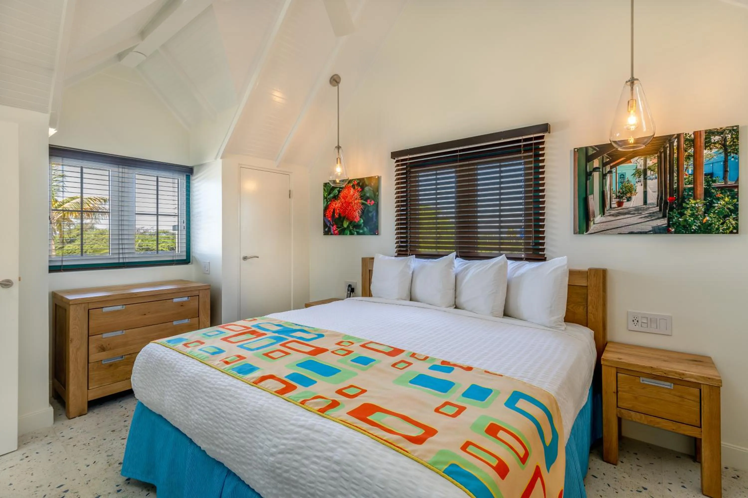 Bedroom, Bed in Amsterdam Manor Beach Resort