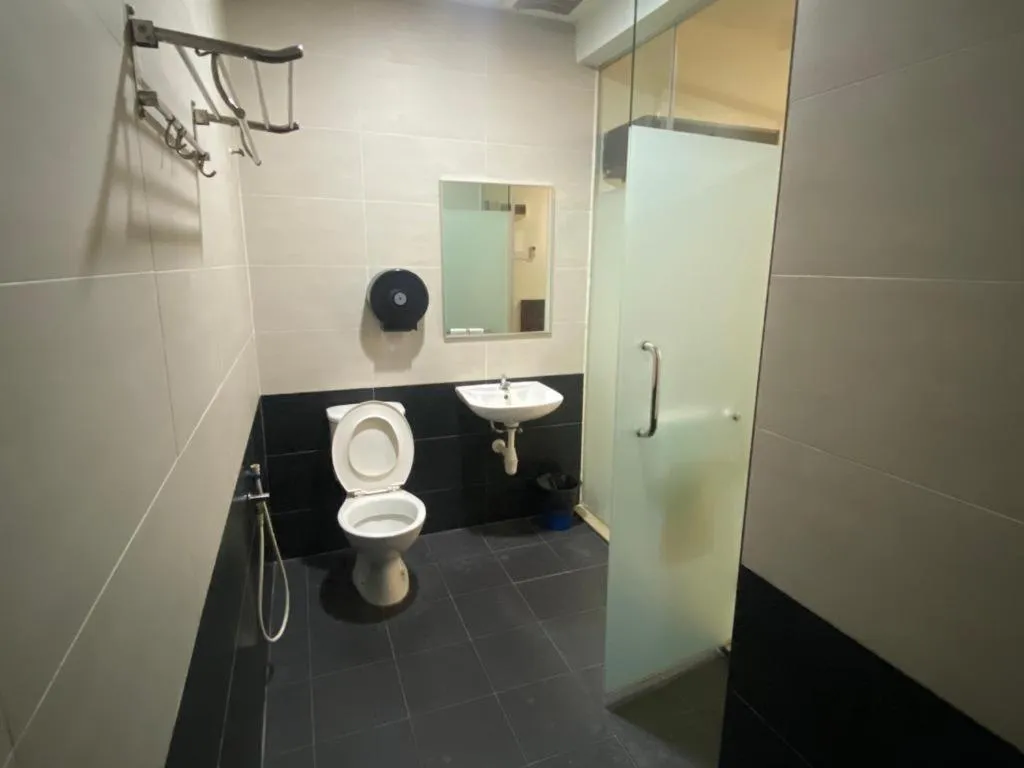 D&F BOUTIQUE HOTEL SENAWANG