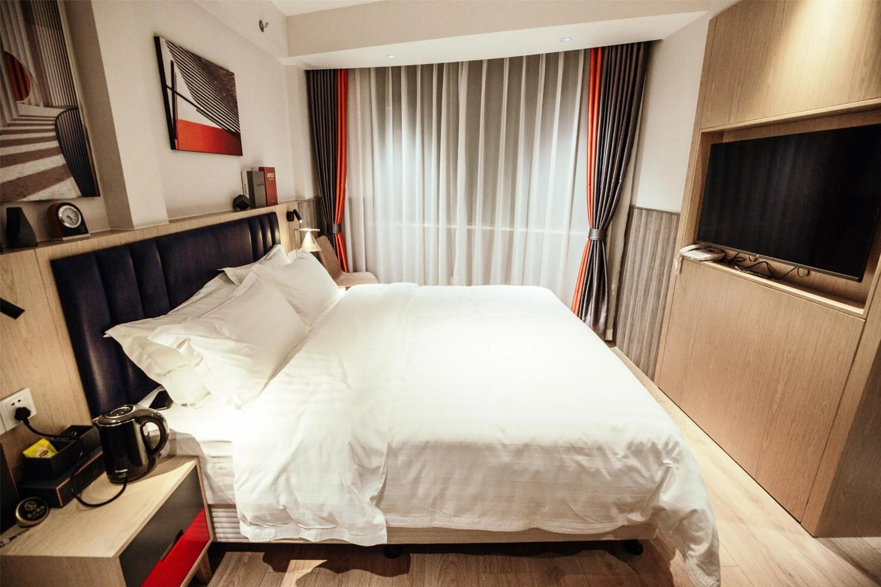 Photo of the whole room, Bed in Shanghai Fish Inn People Square