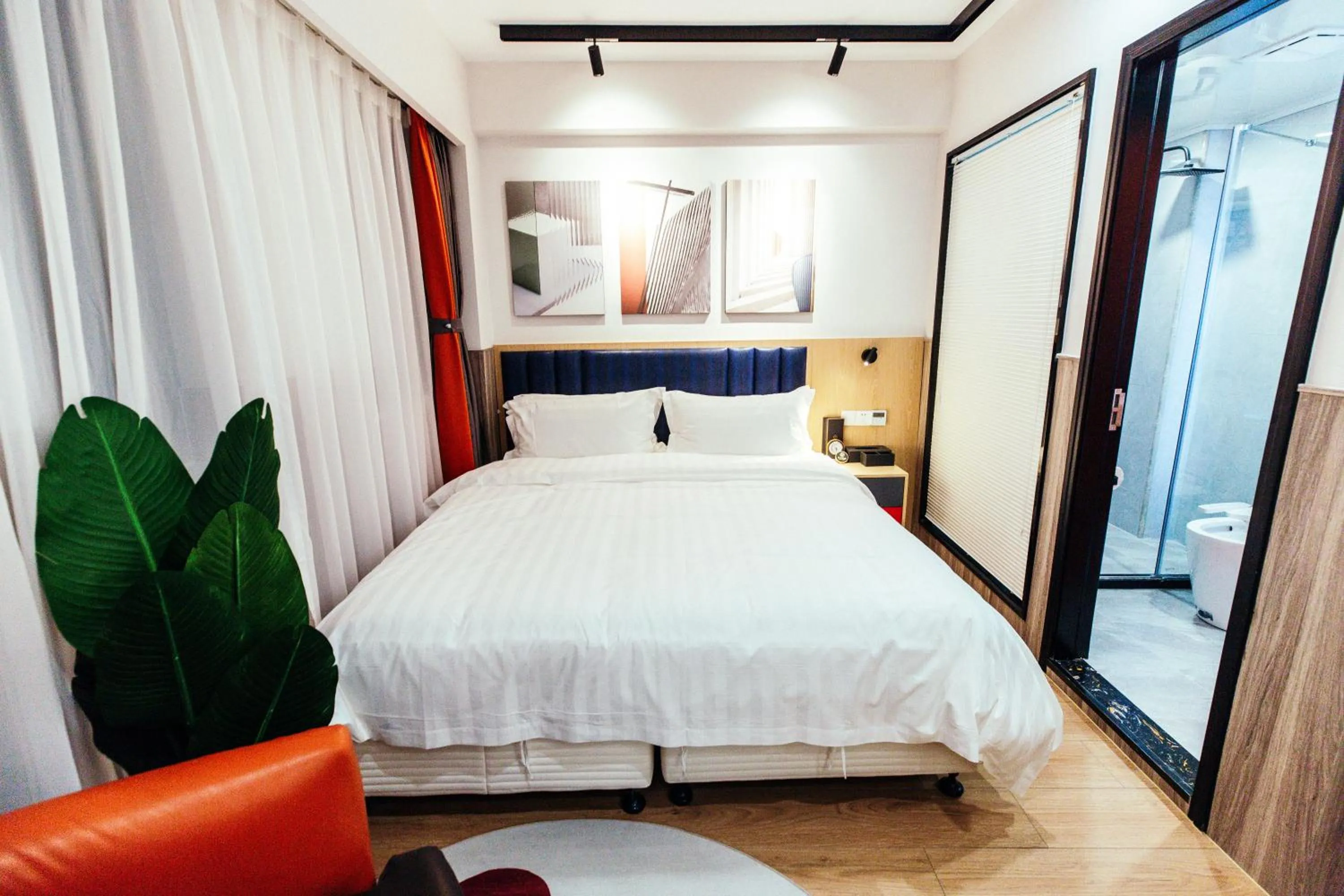 Photo of the whole room, Bed in Shanghai Fish Inn People Square