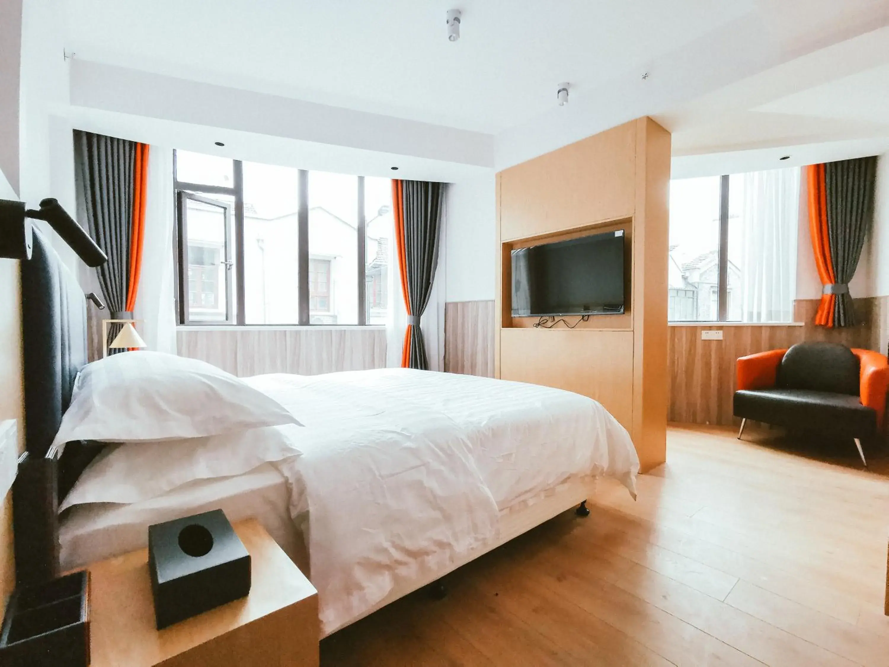 Executive Suite in Shanghai Fish Inn People Square Executive Suite in Shanghai Fish Inn People Square