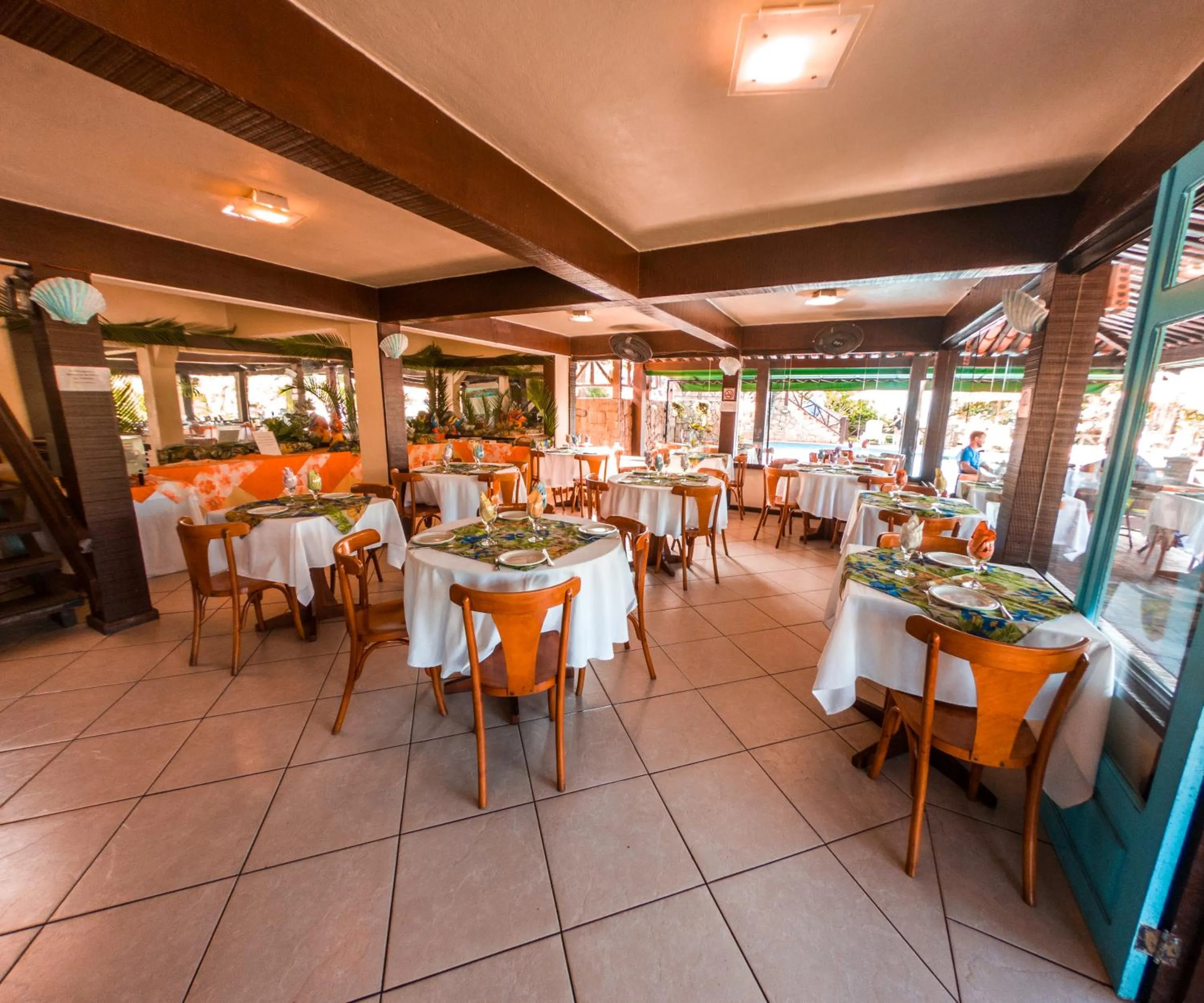 Restaurant/places to eat in La Boheme Hotel e Apart Hotel