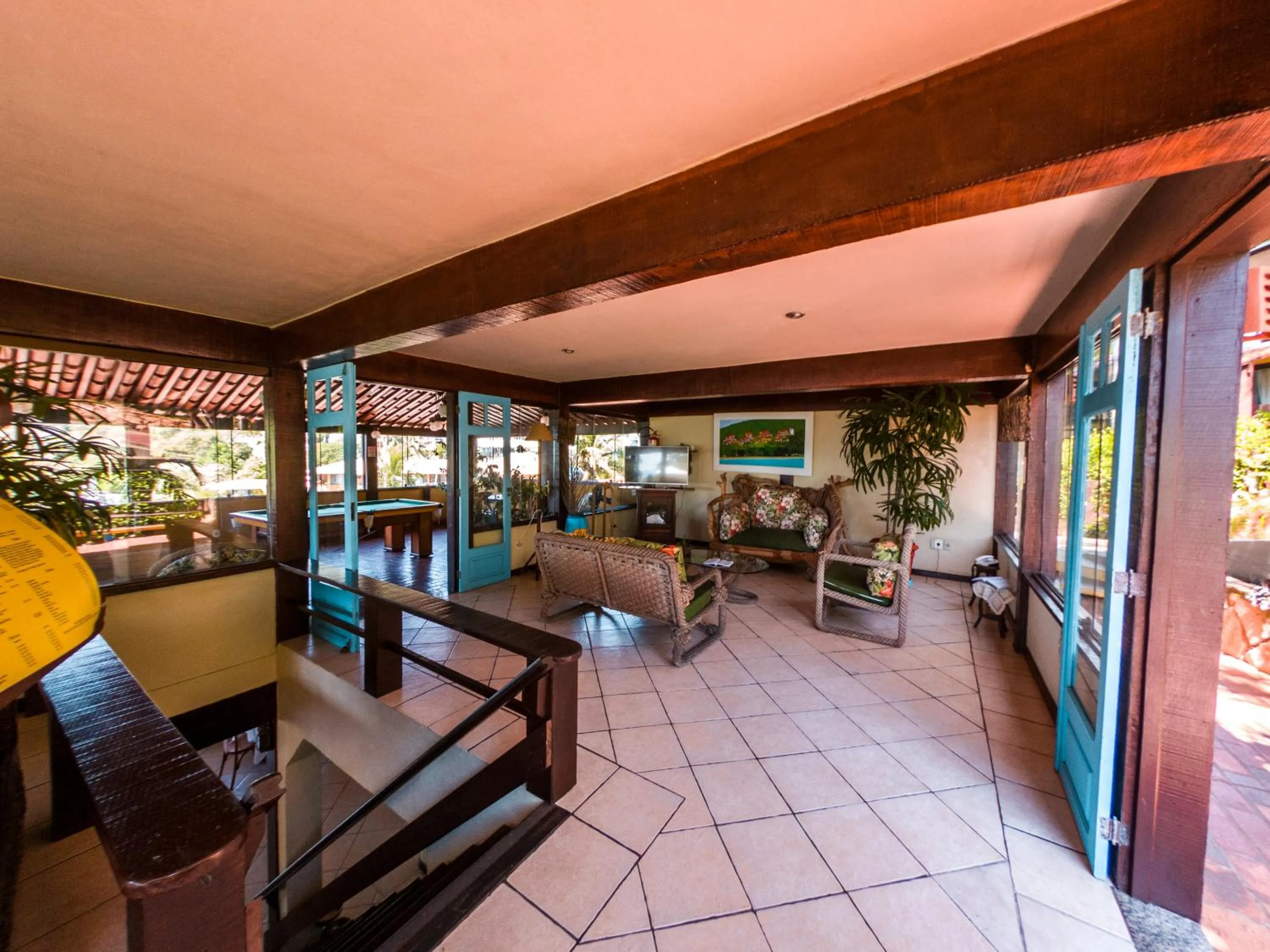 Communal lounge/ TV room in La Boheme Hotel e Apart Hotel