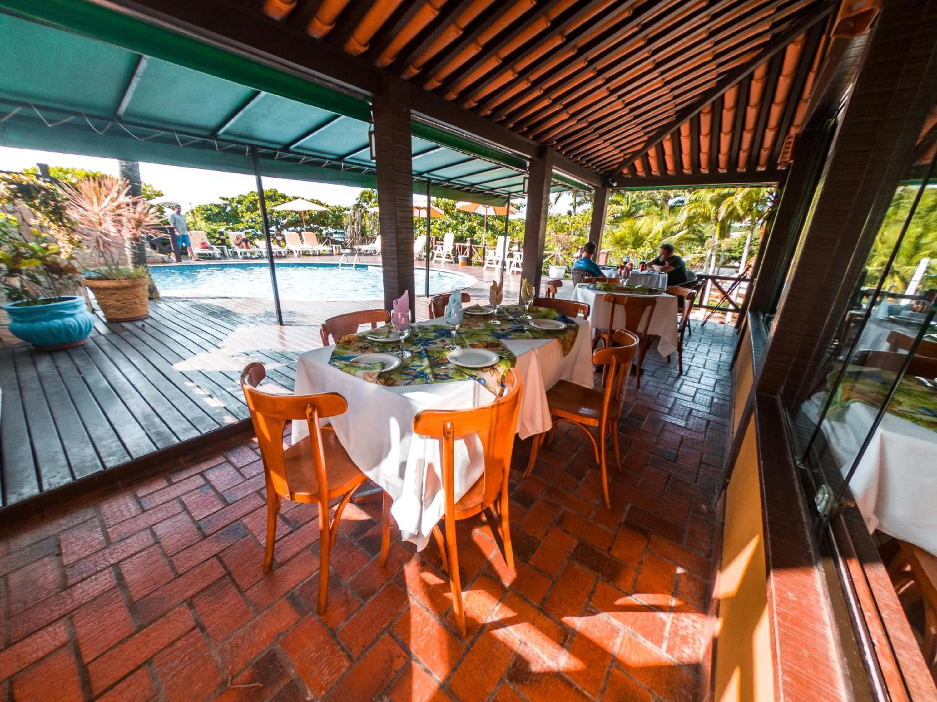 Restaurant/places to eat in La Boheme Hotel e Apart Hotel