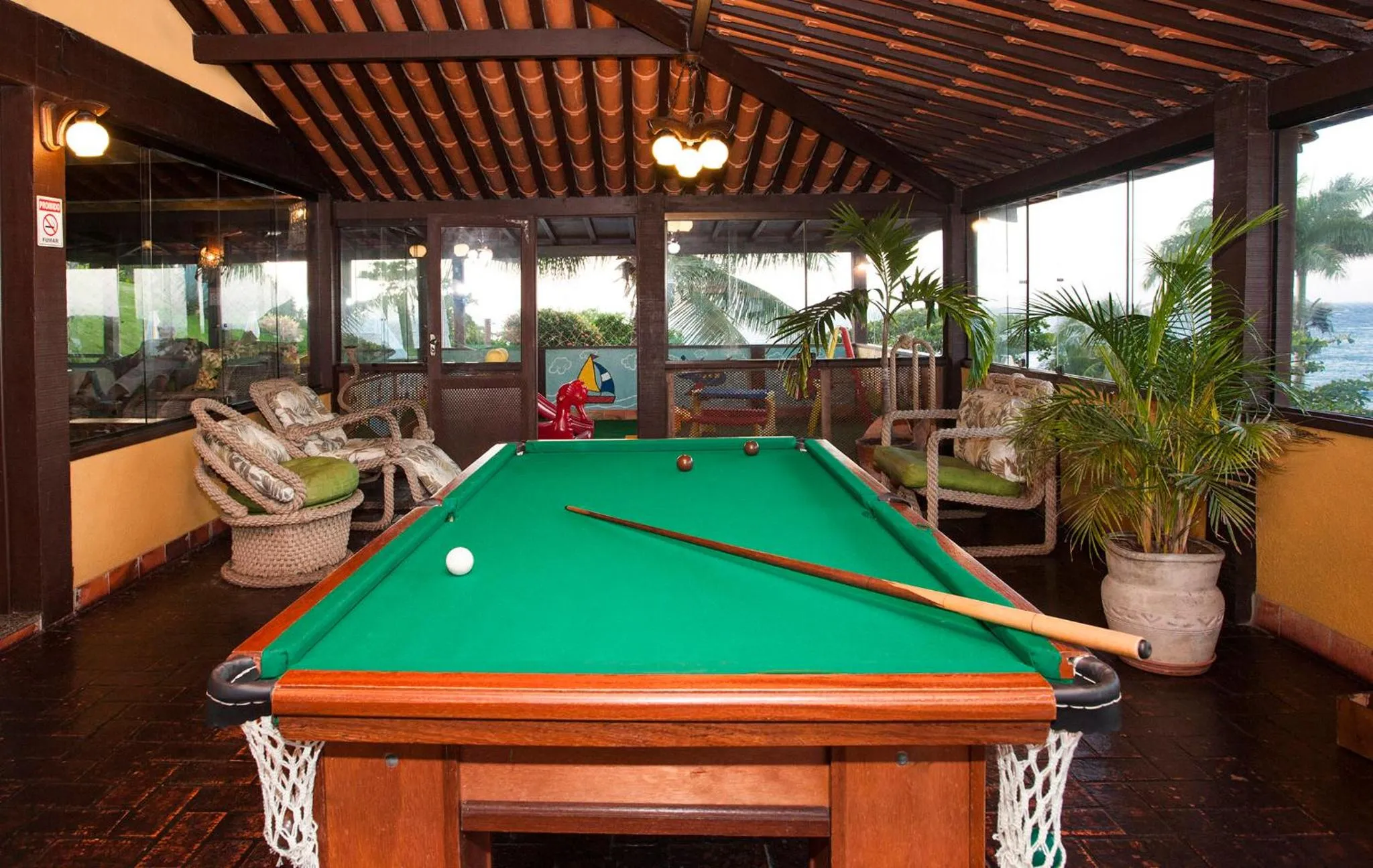 Billiard in La Boheme Hotel e Apart Hotel