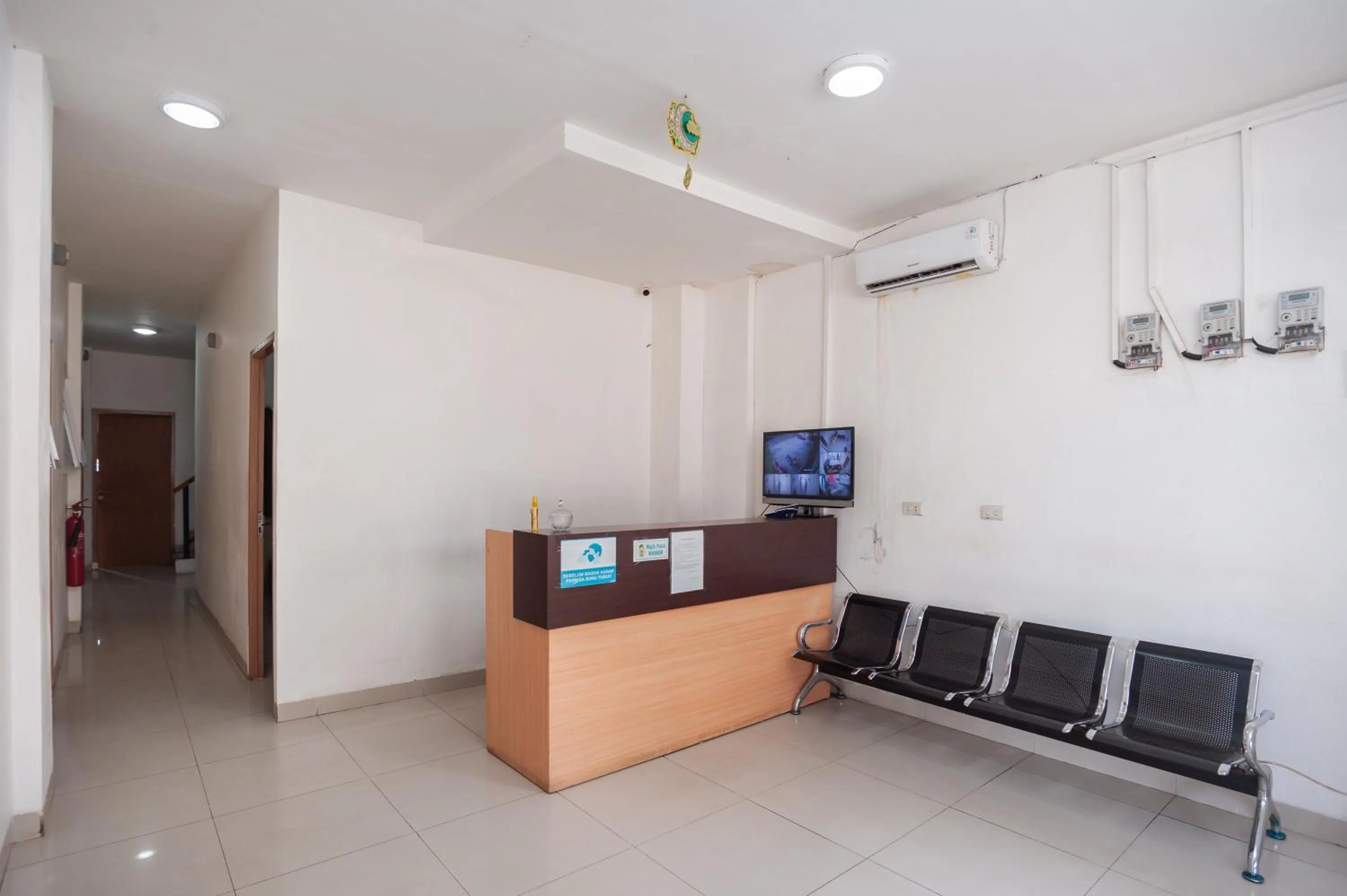 Lobby or reception in AVA Guesthouse Mitra RedDoorz Lampung