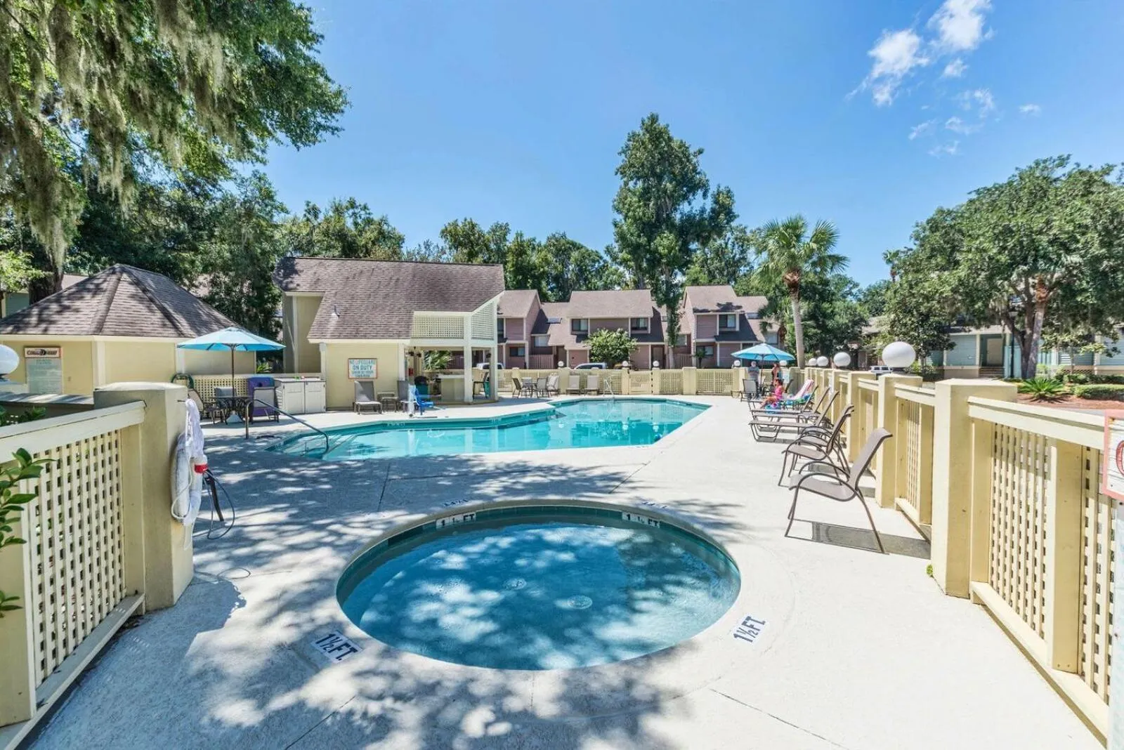 Swimming pool in Coral Reef Resort