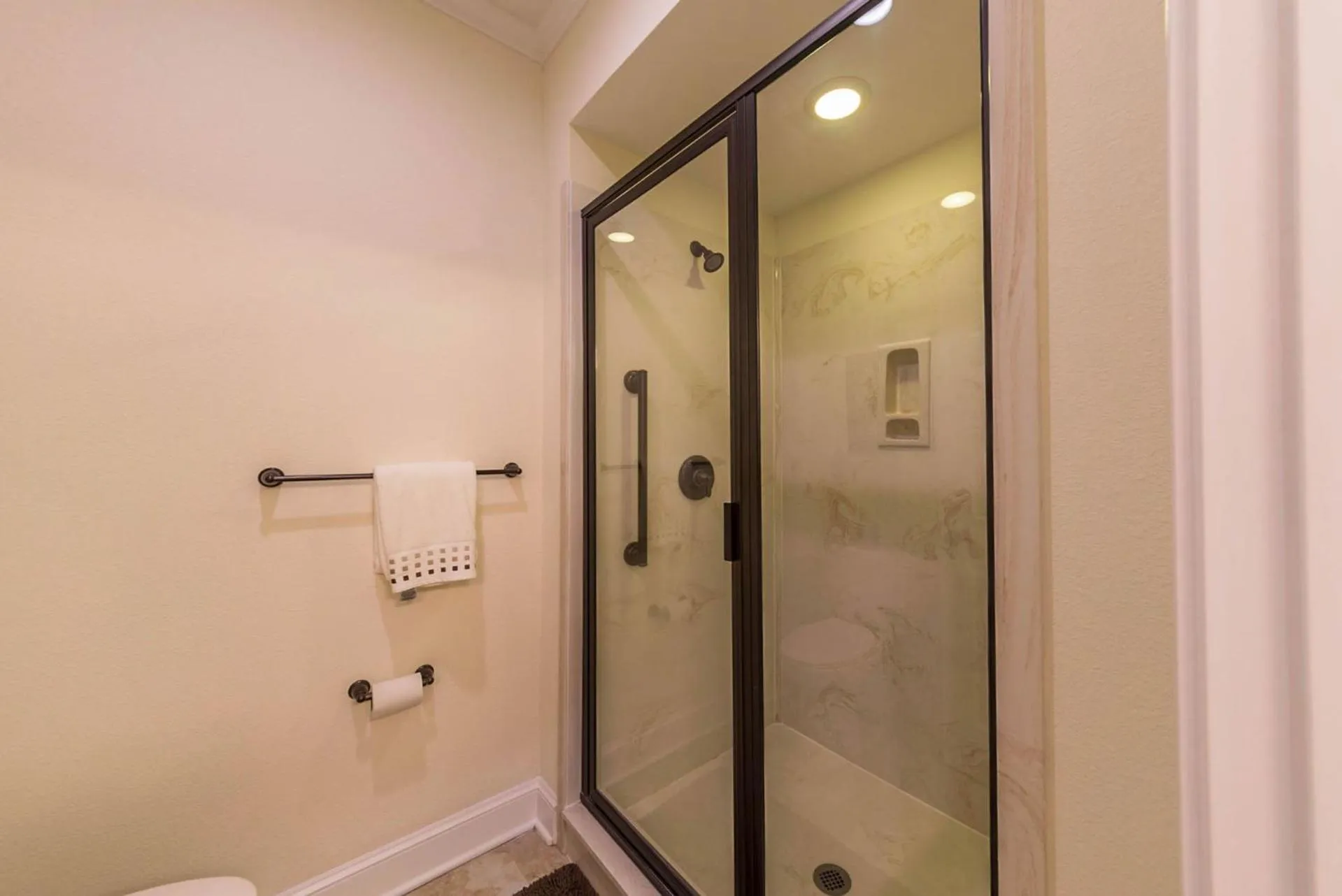 Bathroom in Coral Sands Resort by Palmera