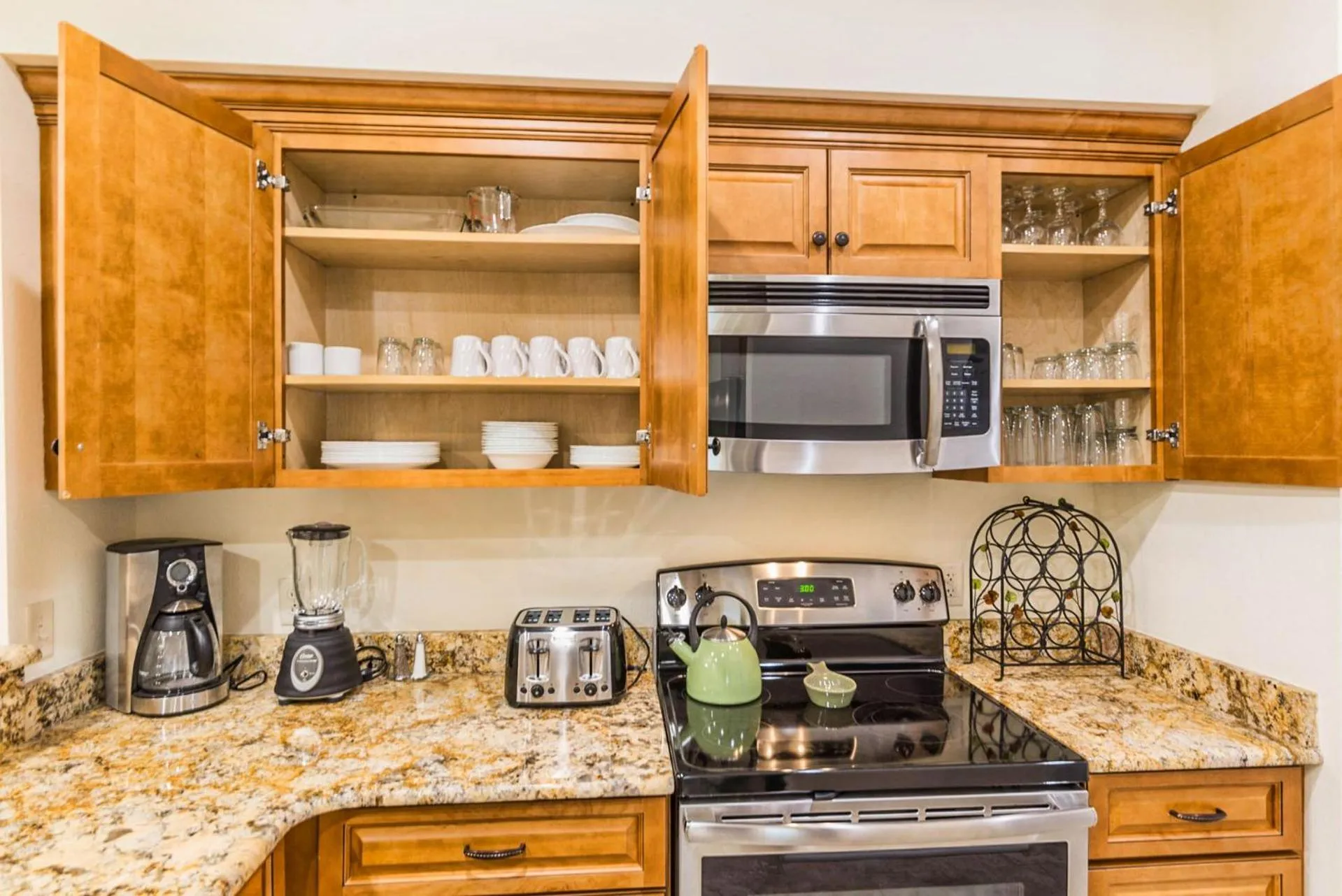 Coffee/tea facilities in Coral Sands Resort by Palmera