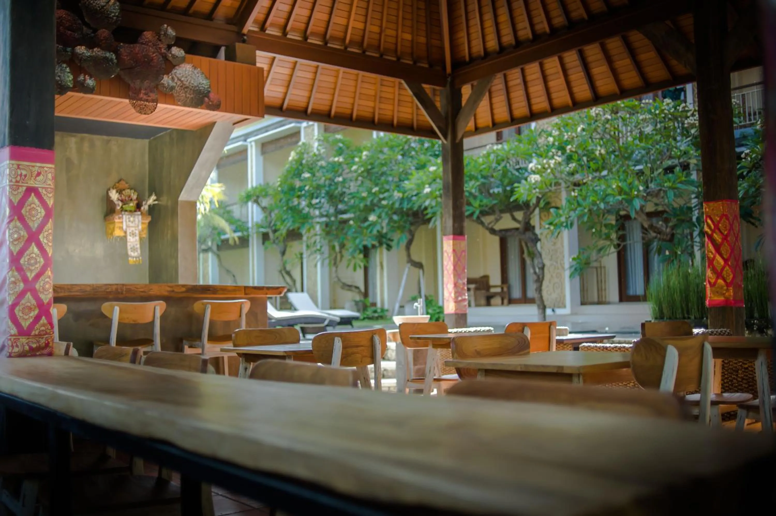 Restaurant/places to eat in Akatara Hotel