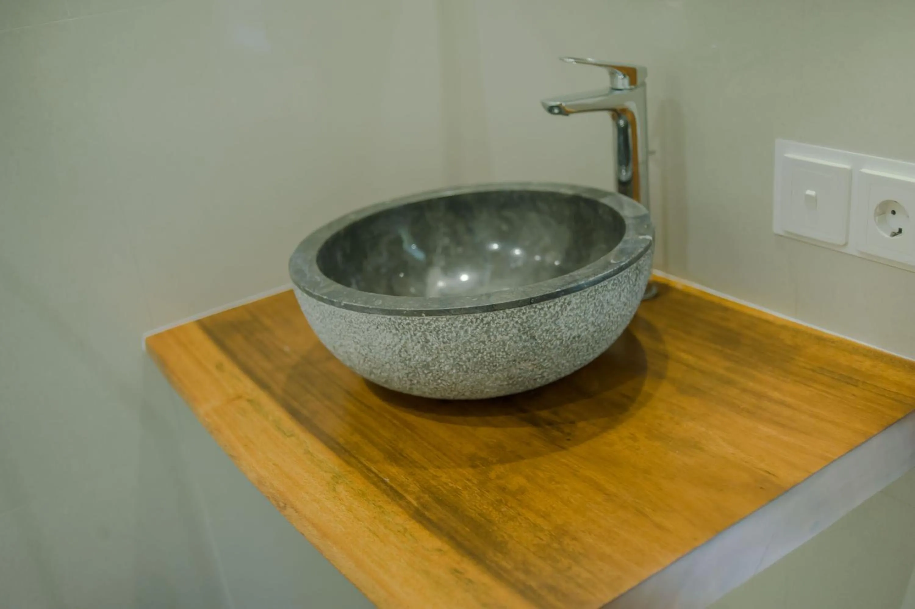 Bathroom in Akatara Hotel