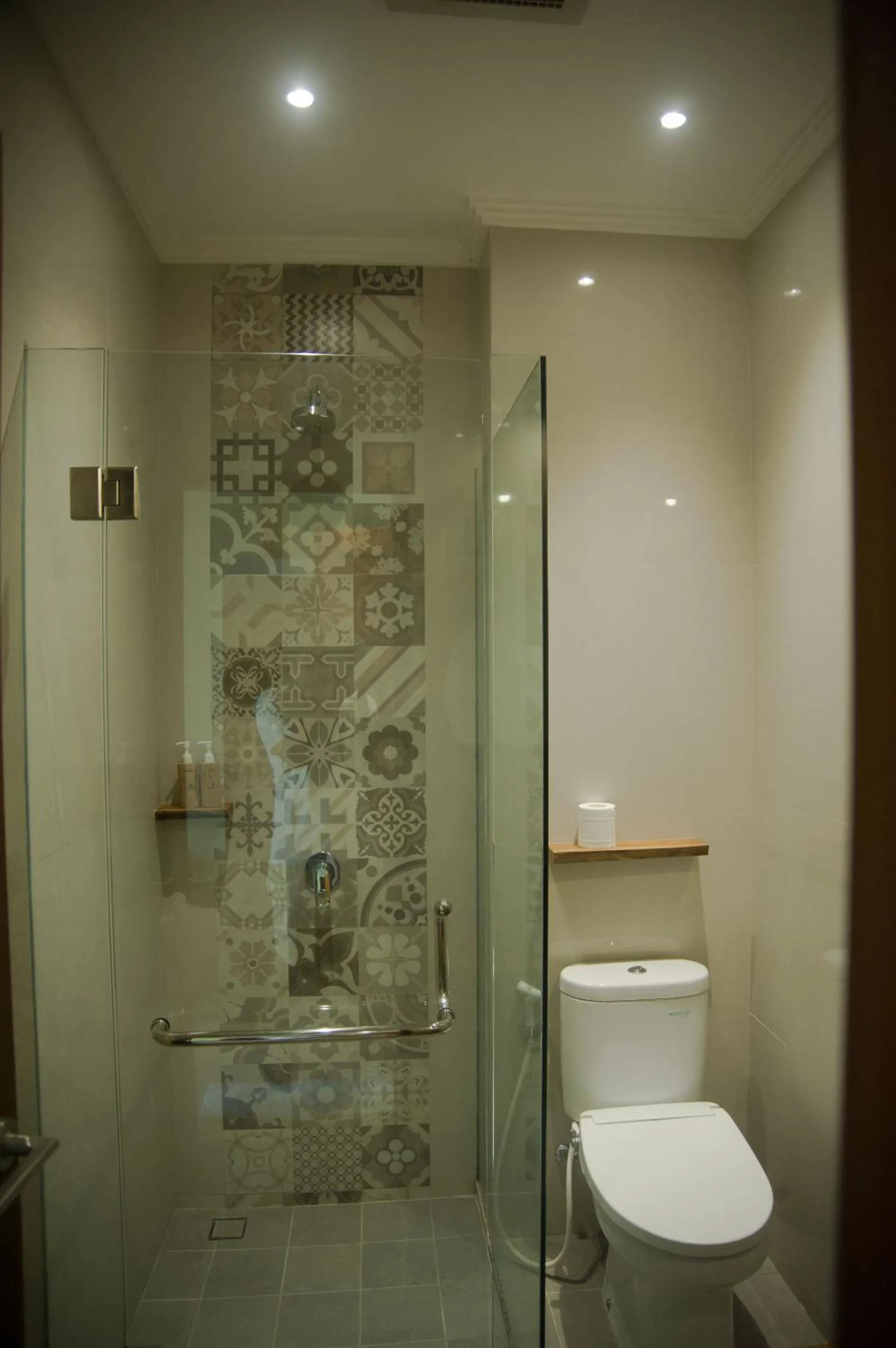 Bathroom in Akatara Hotel