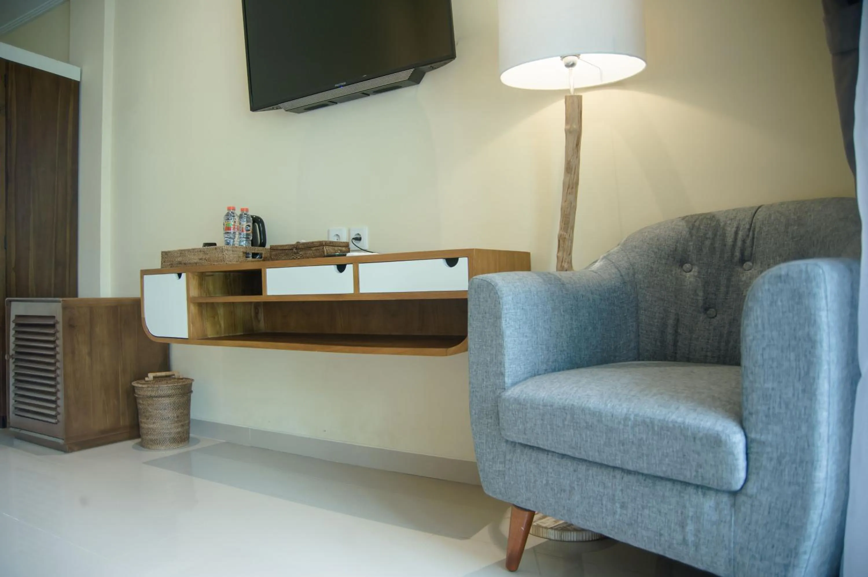 TV and multimedia in Akatara Hotel