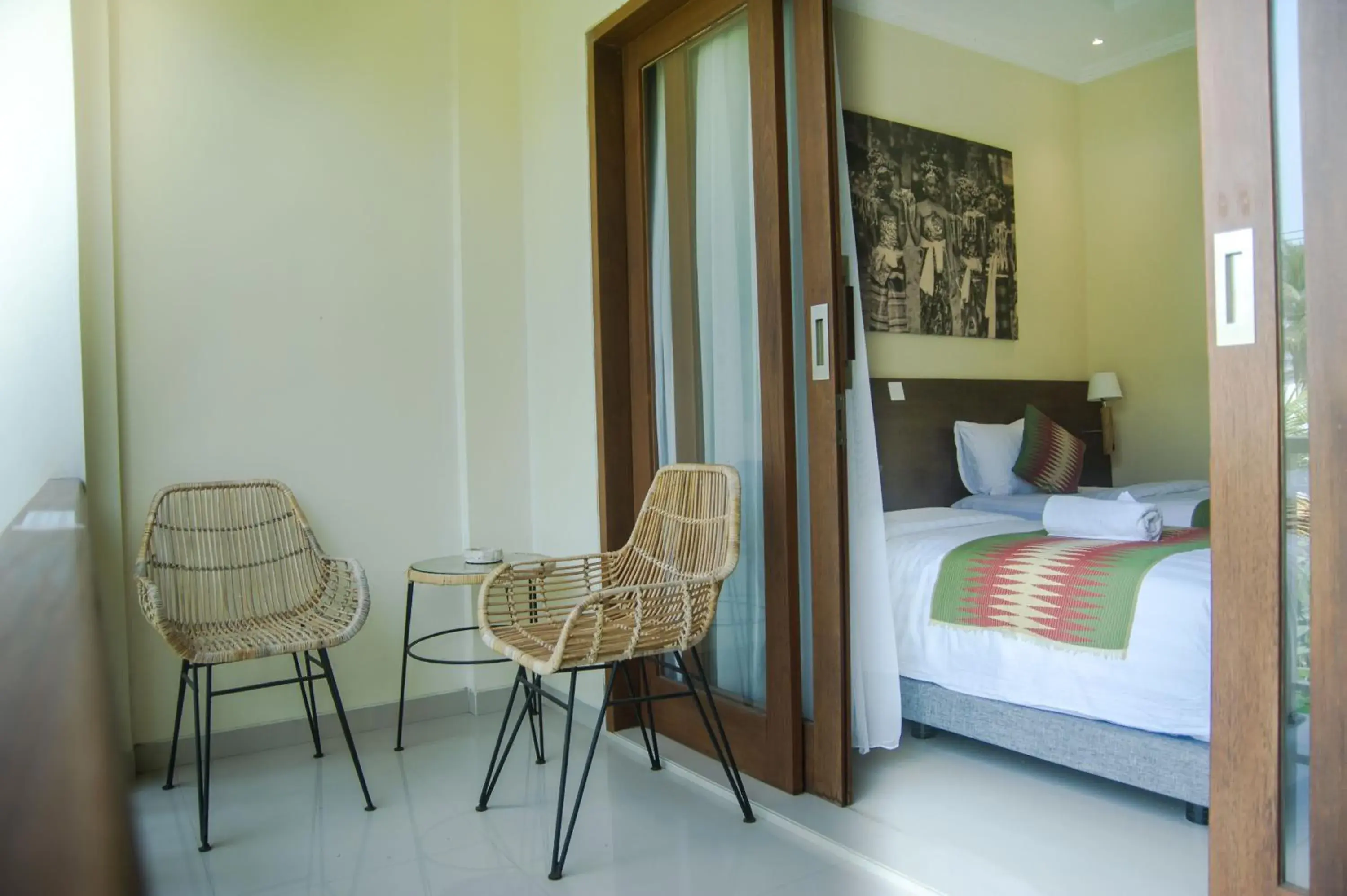 Deluxe Twin Room with Private Balcony in Akatara Hotel Deluxe Twin Room with Private Balcony in Akatara Hotel