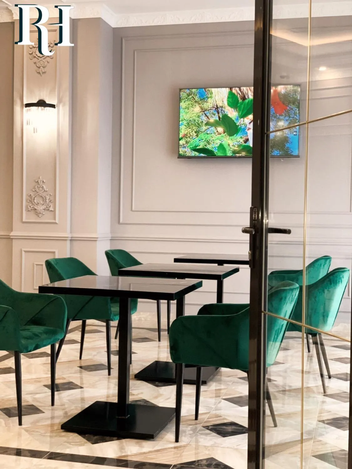 Restaurant/places to eat in Hotel Resident Bishkek