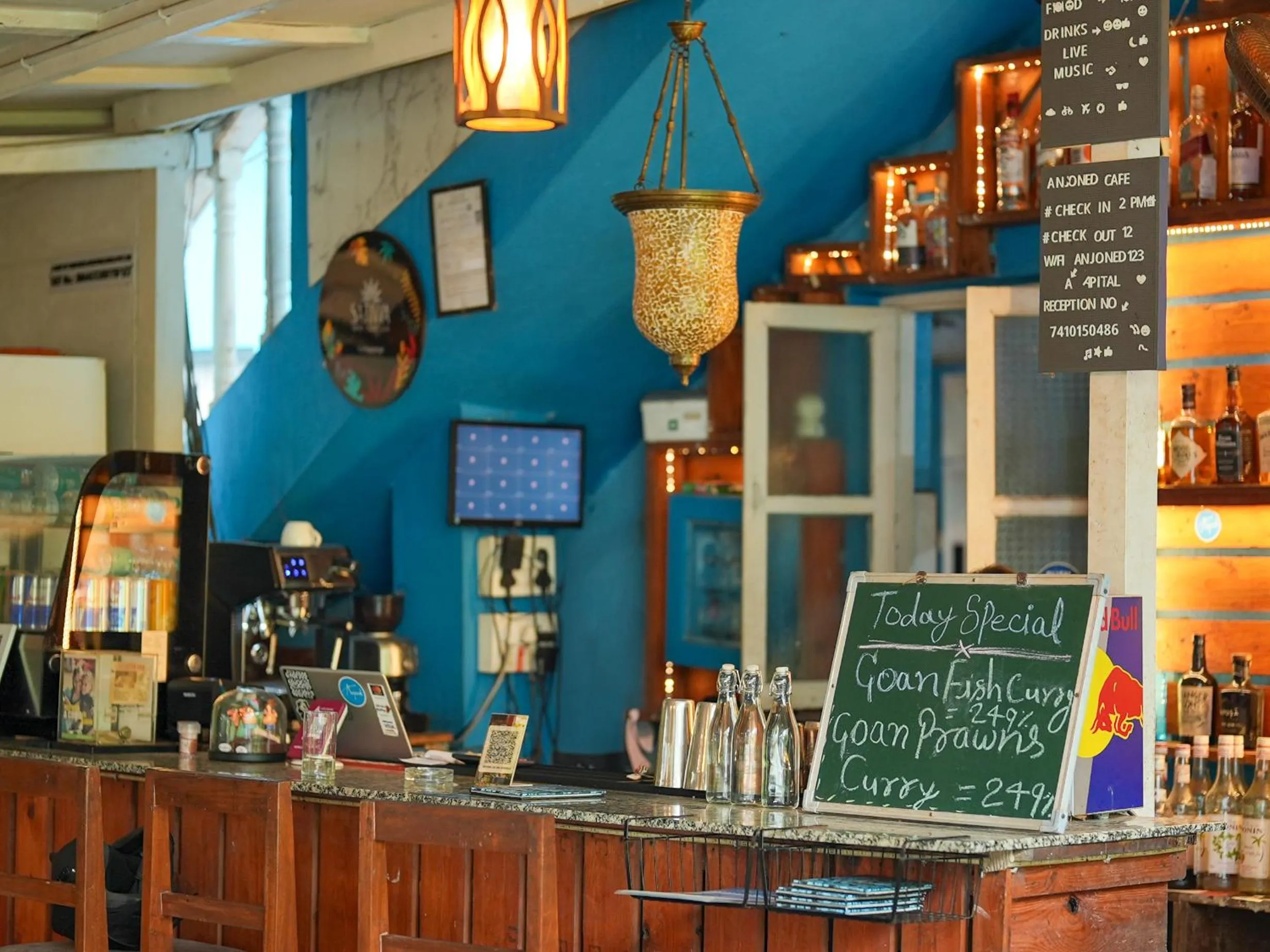 Anjoned Hostel & Cafe