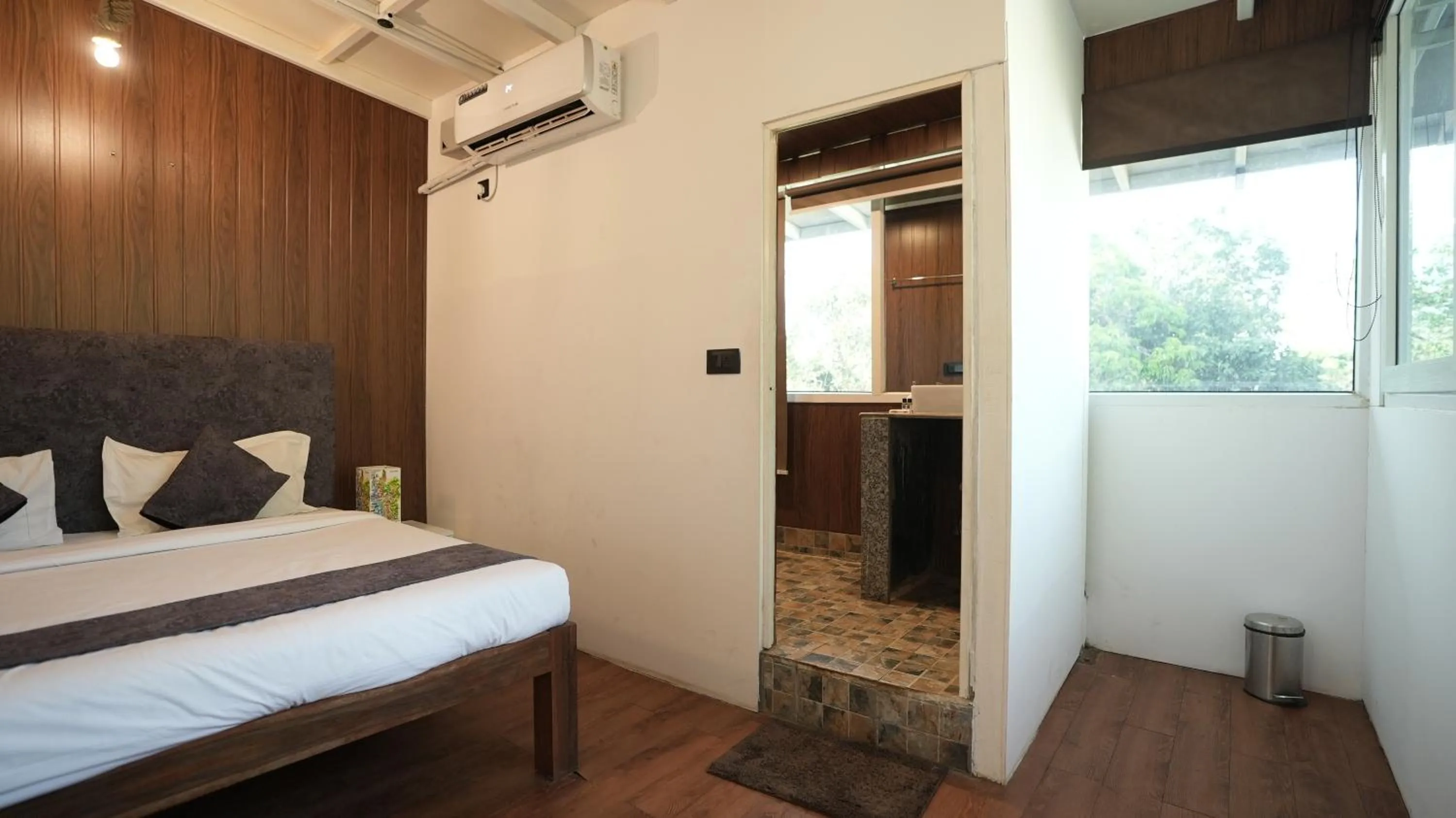 Bed in Anjoned Hostel & Cafe