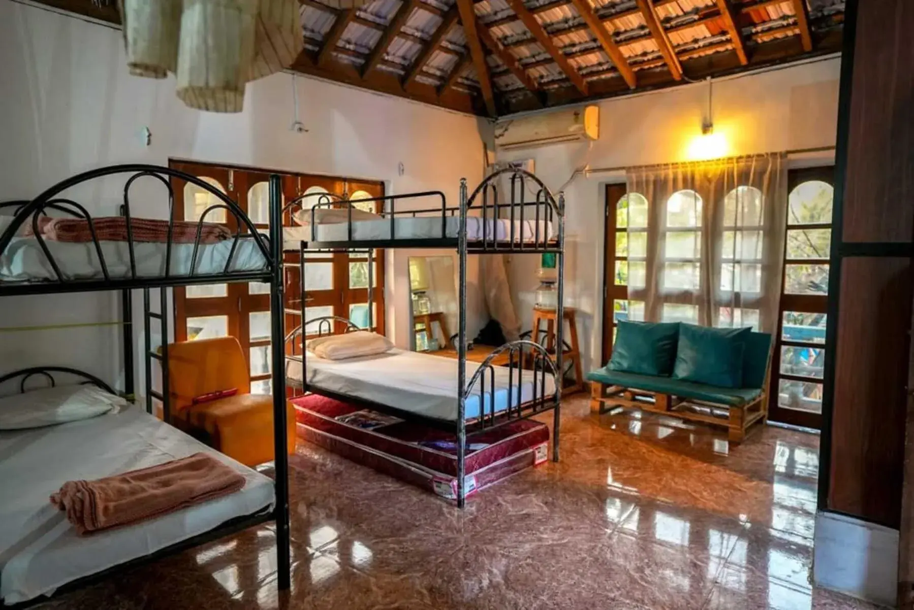 Bed in 8-Bed Dormitory Room in Anjoned Hostel & Cafe Bed in 8-Bed Dormitory Room in Anjoned Hostel & Cafe