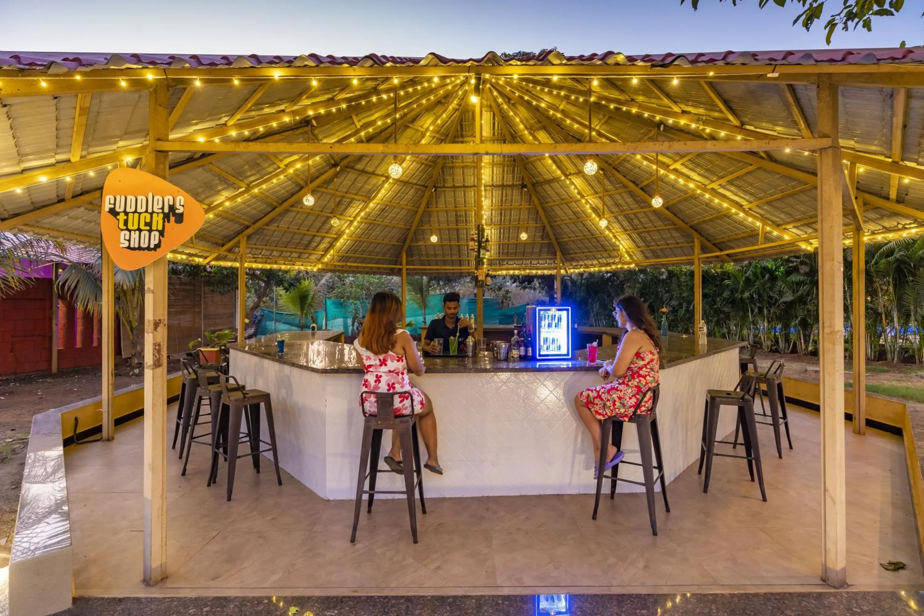 Food and drinks in Zostel Kolad