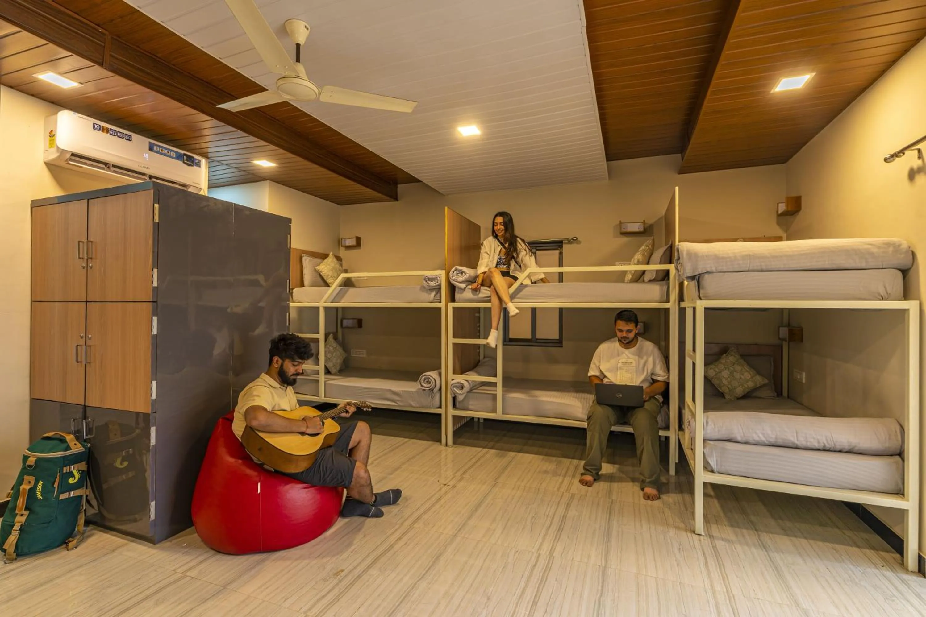 bunk bed, Bed in Zostel Kolad
