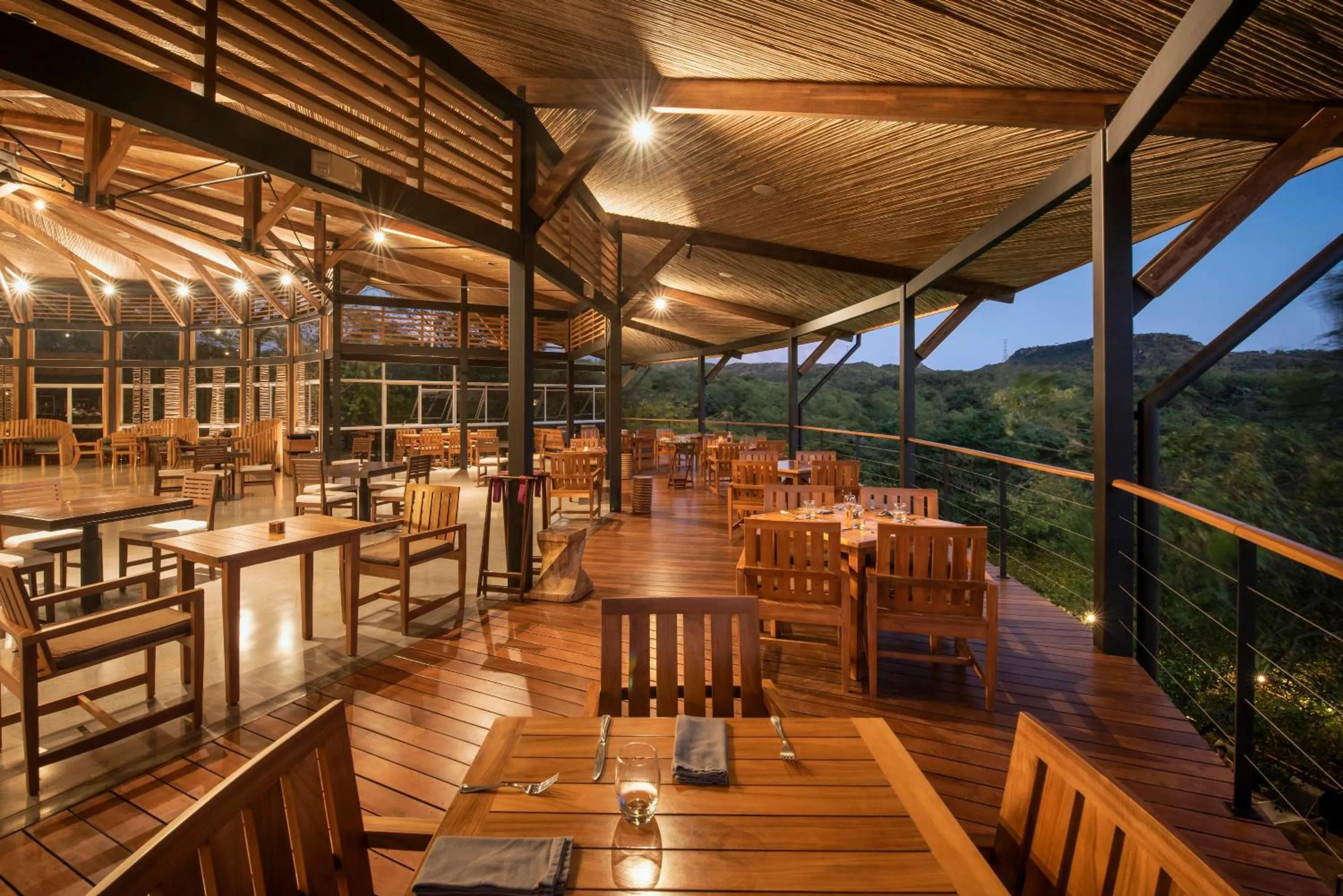 Restaurant/places to eat in Rio Perdido Hotel & Thermal River