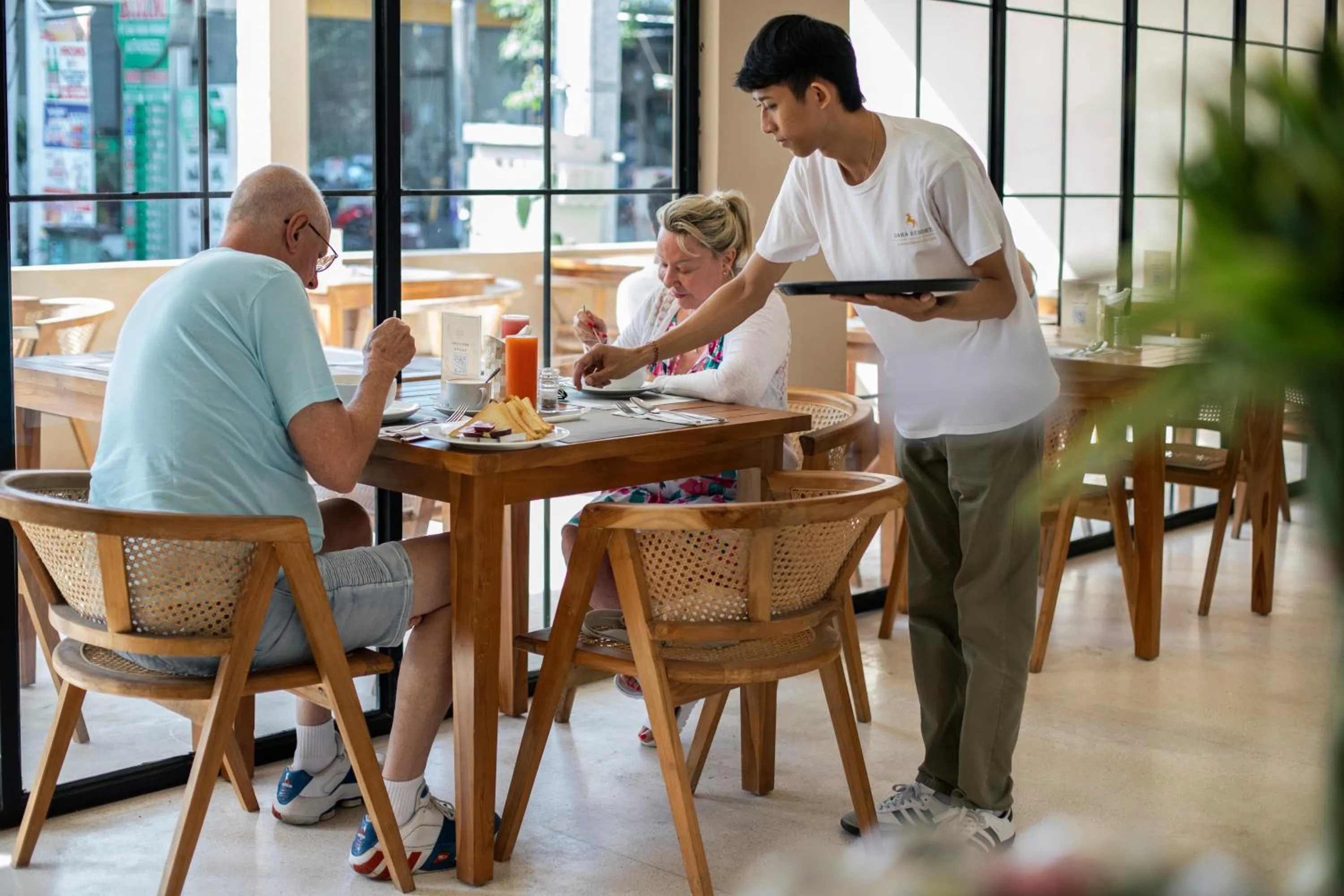 Restaurant/places to eat in The Claremont Luxury Villas