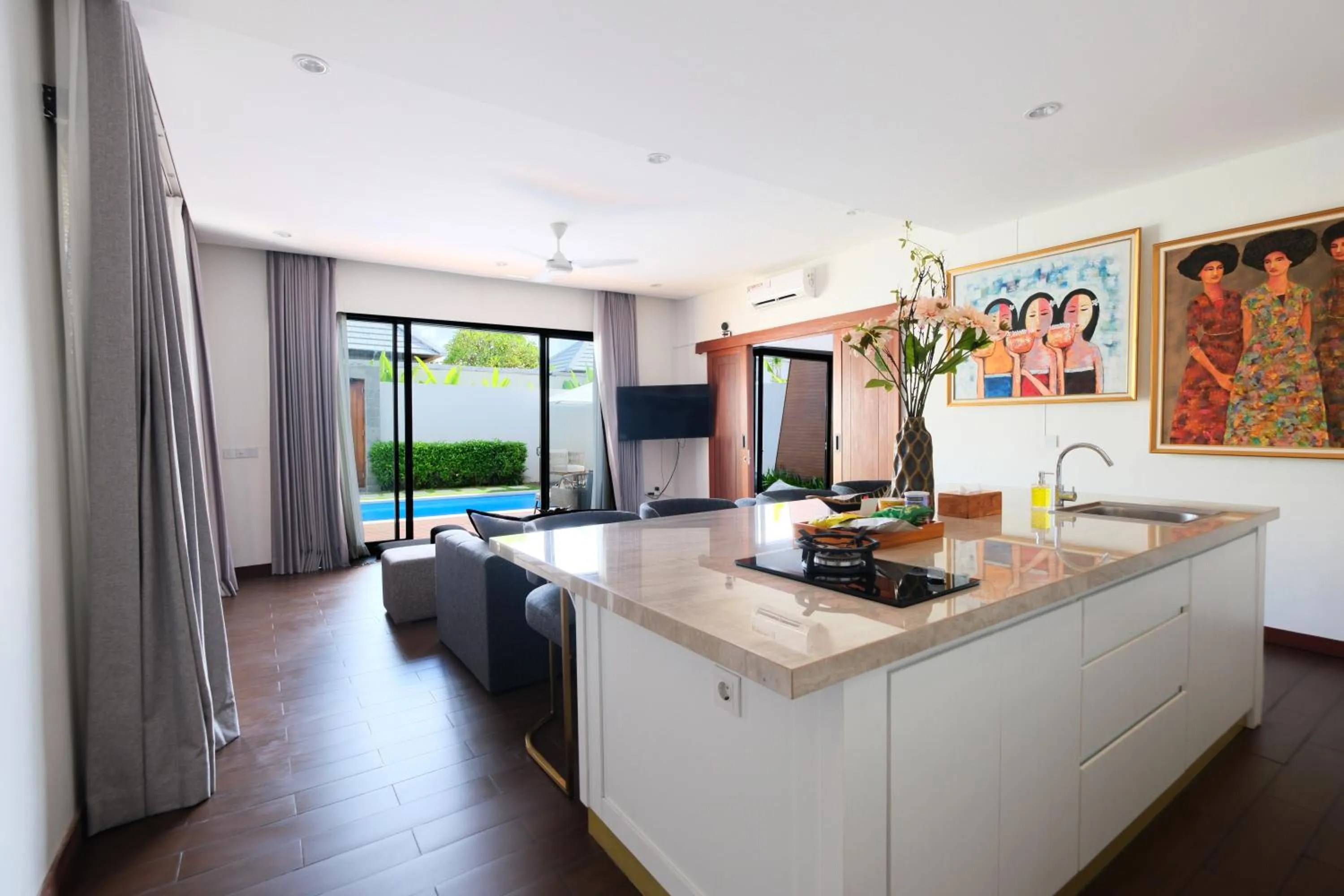 Kitchen or kitchenette in The Claremont Luxury Villas