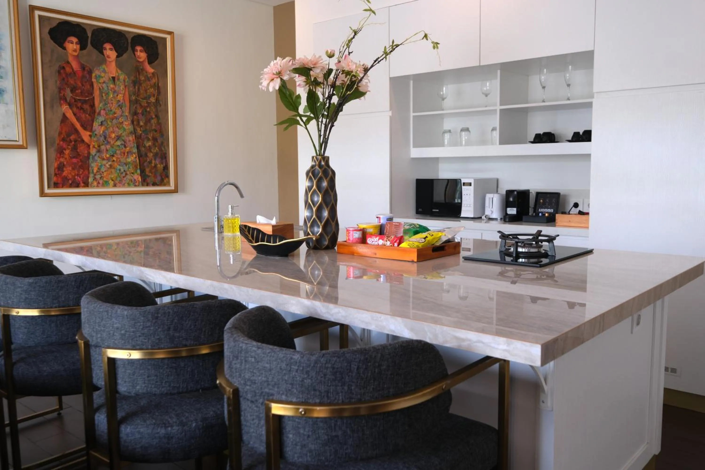 Coffee/tea facilities in The Claremont Luxury Villas