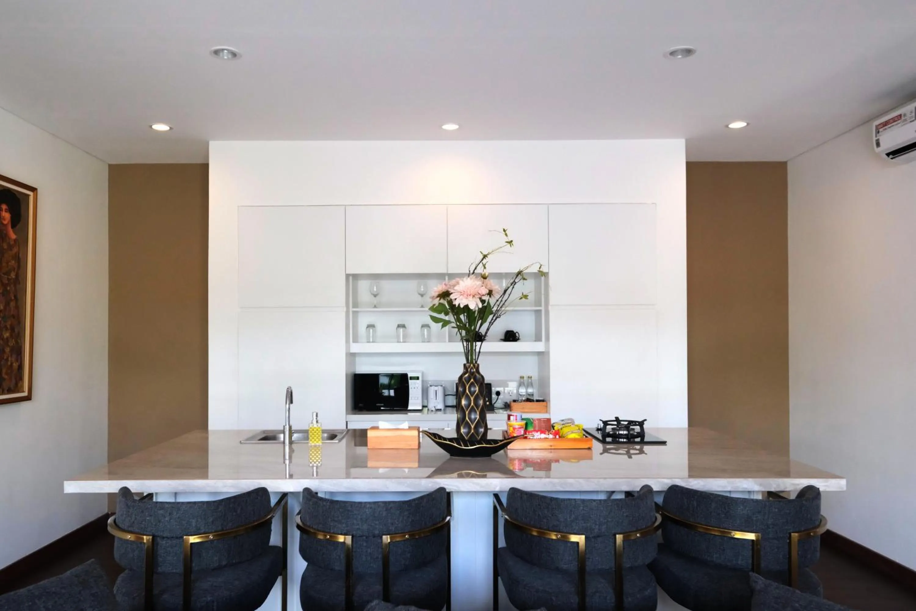 Kitchen or kitchenette in The Claremont Luxury Villas