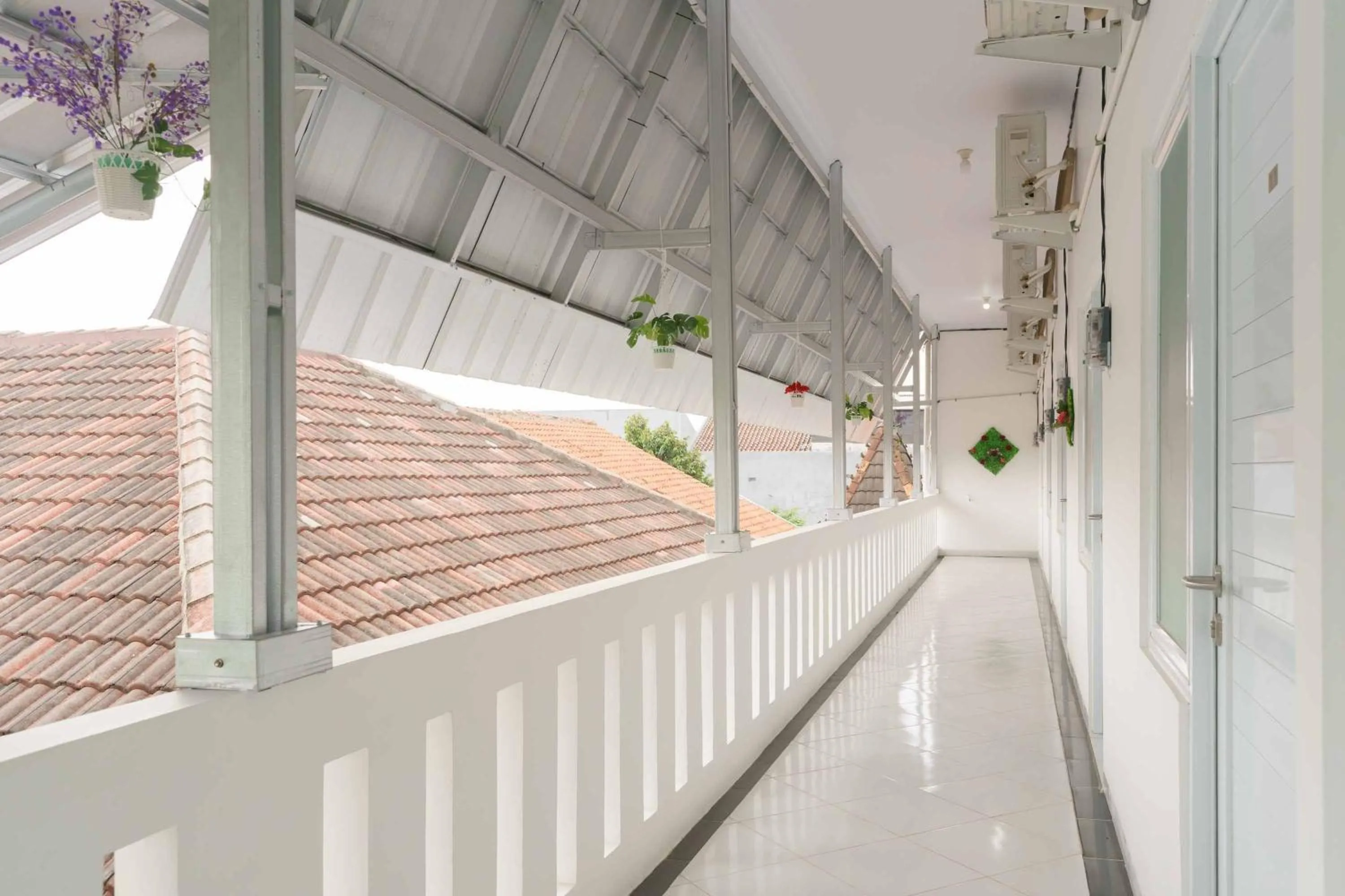 RedDoorz Syariah near Exit Toll Jatiwarna 2