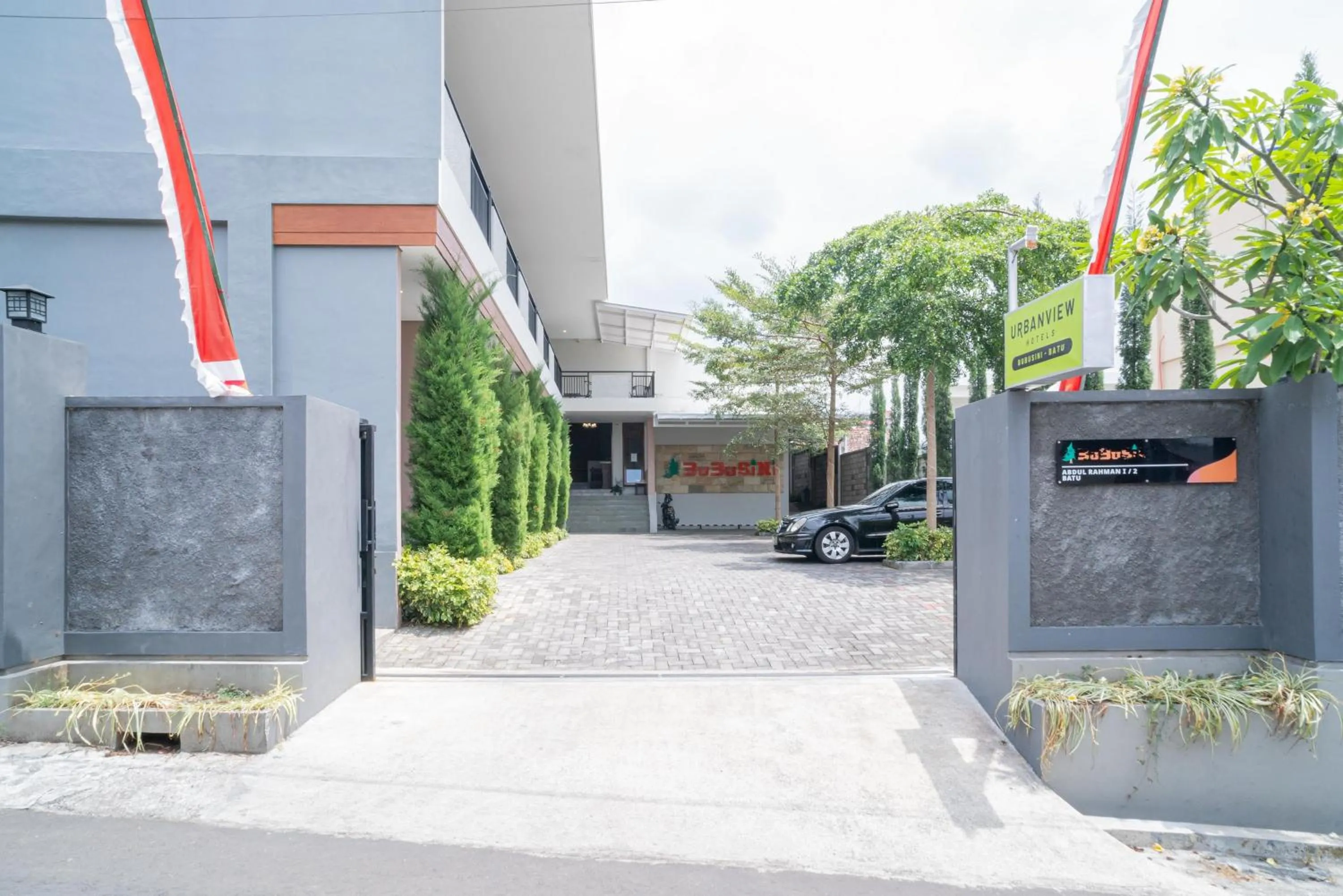 Property building in Urbanview Hotel Bubusini Batu by RedDoorz